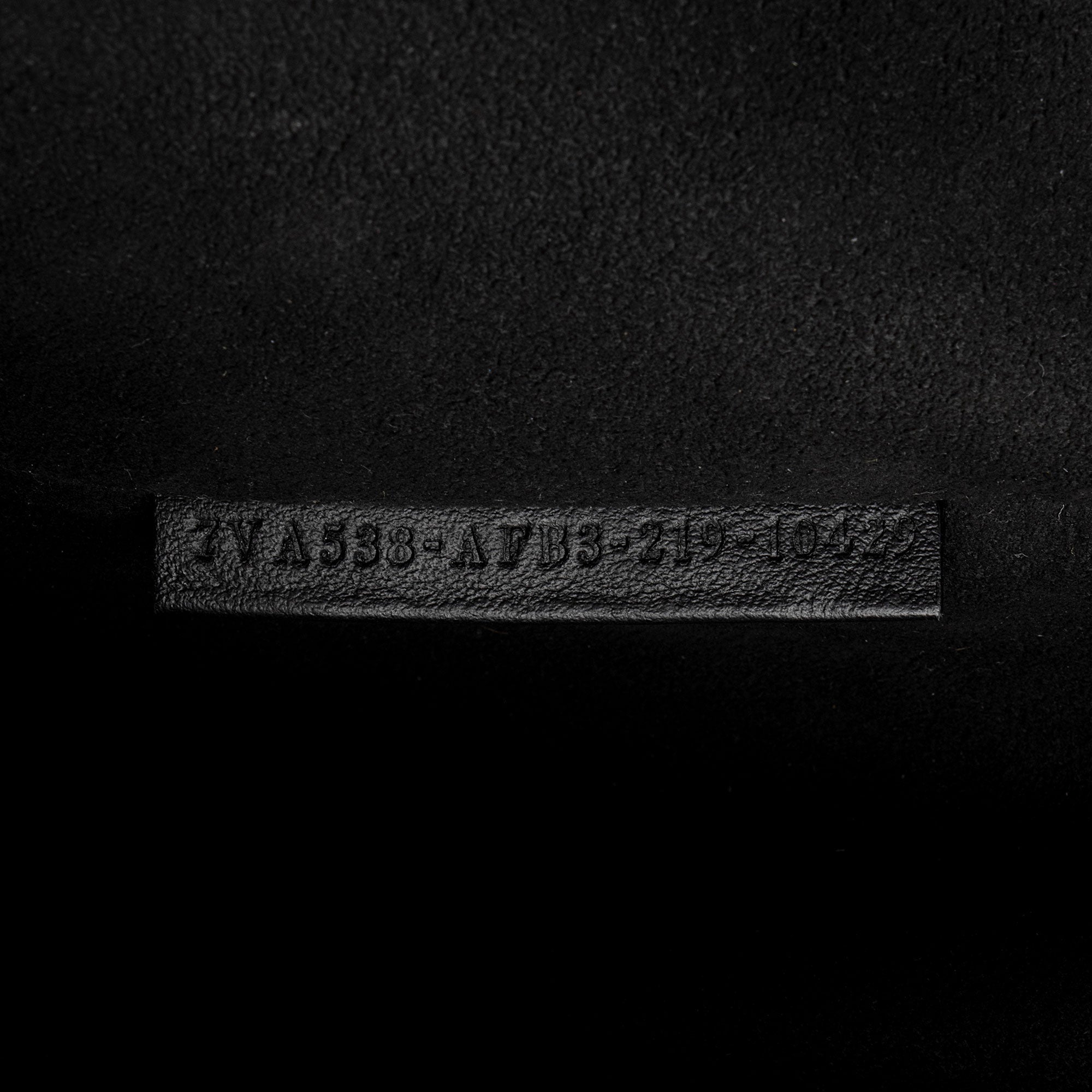 Fendi Calfskin Logo Flat N/S Tote (SHF-Vlwv6d)