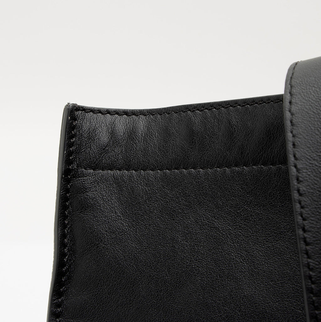Fendi Calfskin Logo Flat N/S Tote (SHF-Vlwv6d)