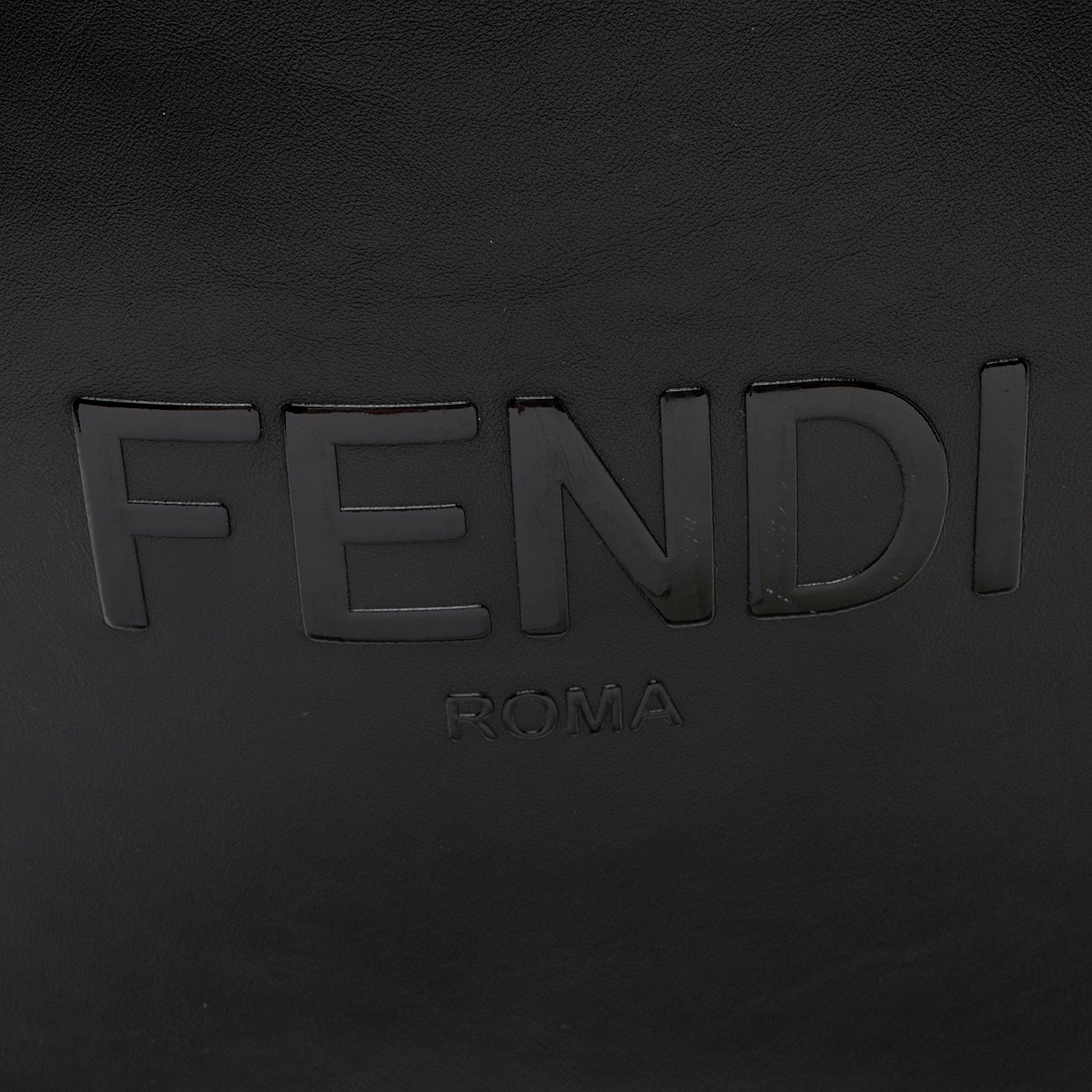 Fendi Calfskin Logo Flat N/S Tote (SHF-Vlwv6d)