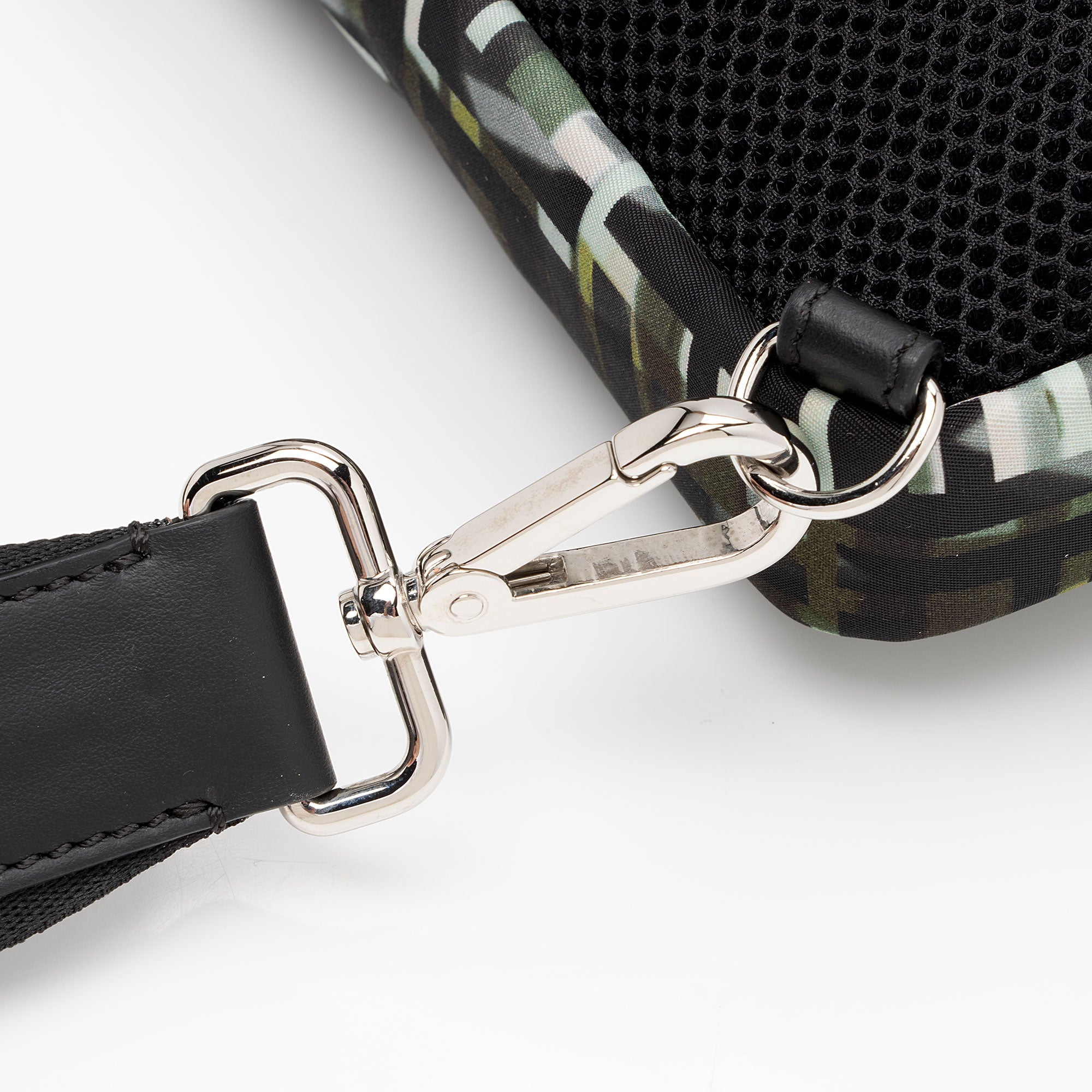Fendi Camouflage FF Nylon Sling Bag (SHF-0nq7rU)
