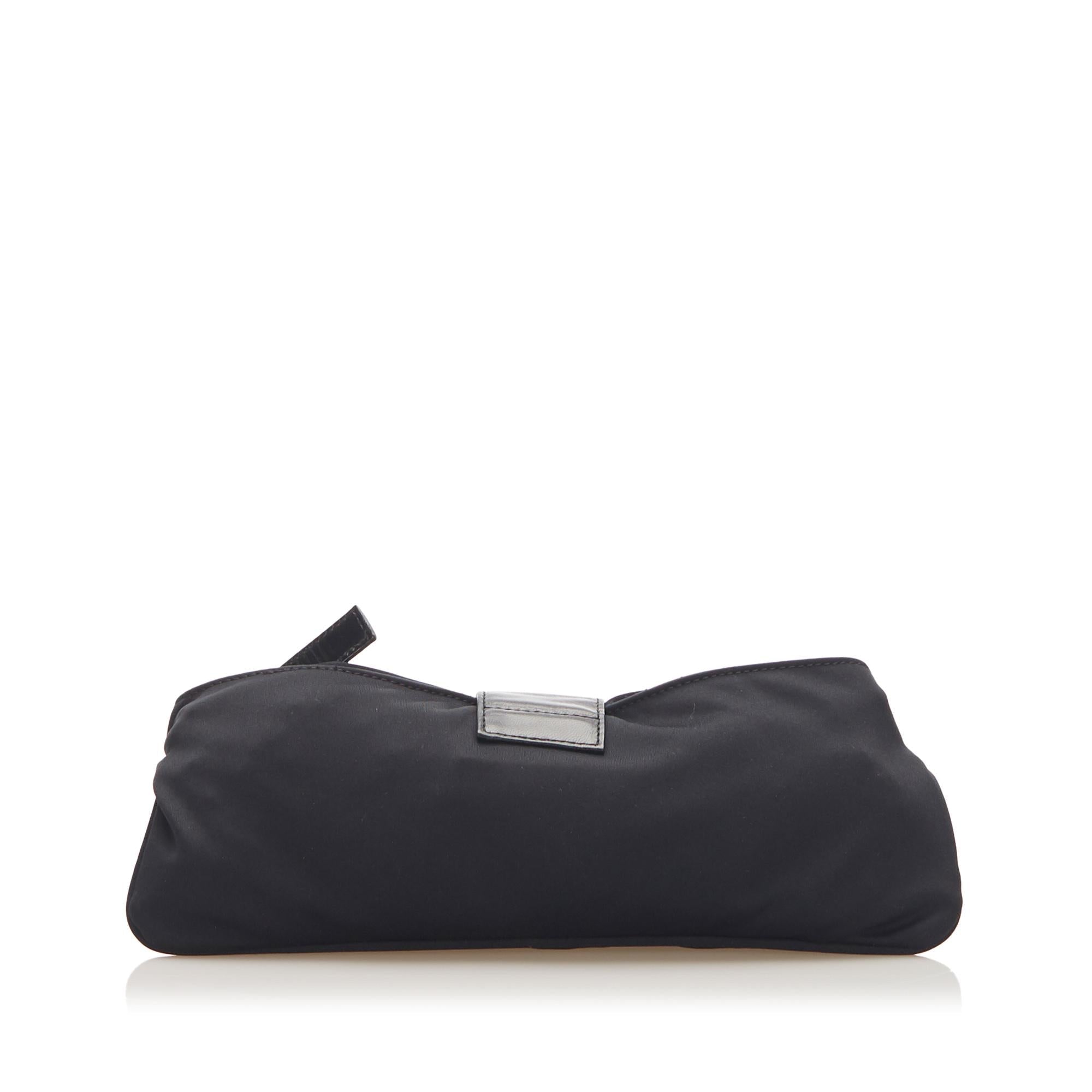 Fendi Canvas Shoulder Bag (SHG-22304)