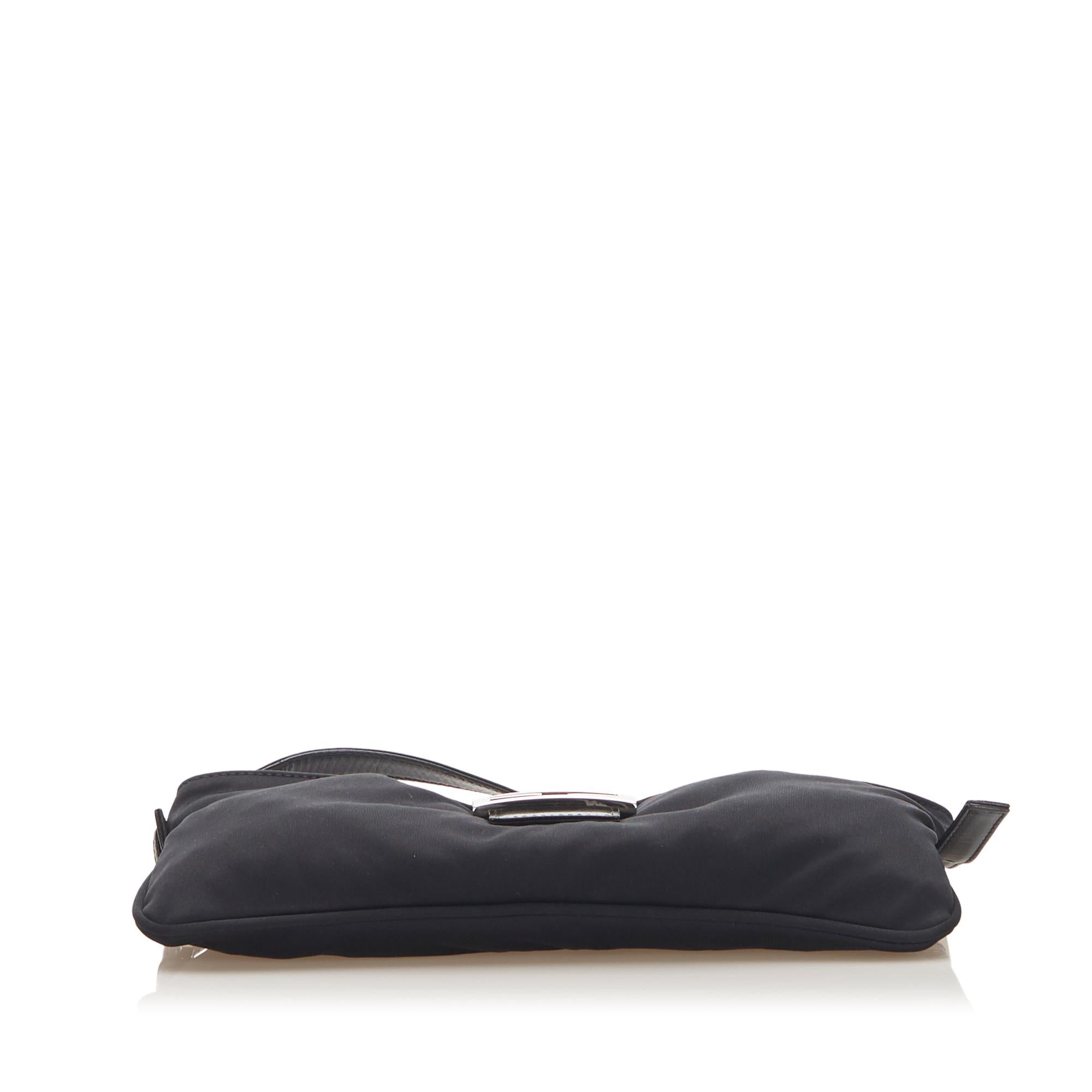 Fendi Canvas Shoulder Bag (SHG-22304)