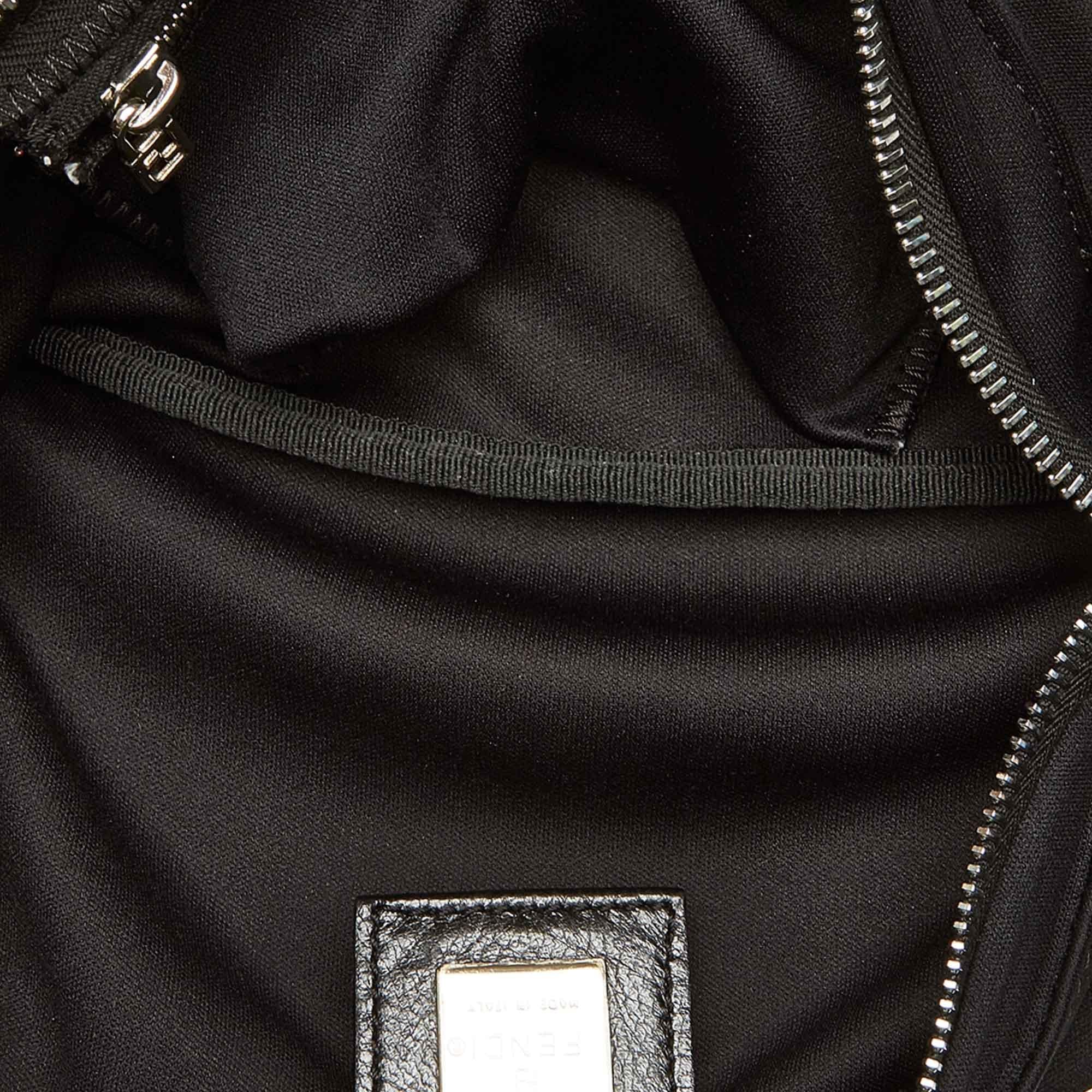 Fendi Canvas Shoulder Bag (SHG-22304)