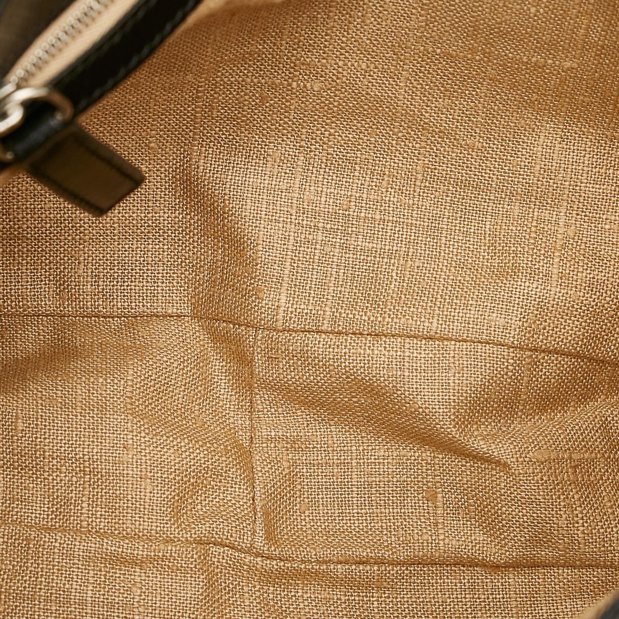 Fendi Canvas Shoulder Bag (SHG-31643)