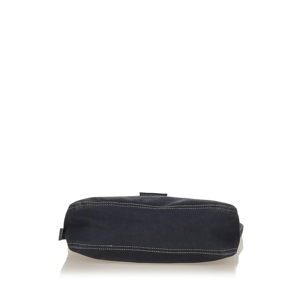 Fendi Canvas Shoulder Bag (SHG-Dfrie7)
