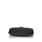 Fendi Canvas Shoulder Bag (SHG-Dfrie7)