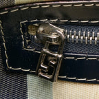 Fendi Canvas Shoulder Bag (SHG-Dfrie7)
