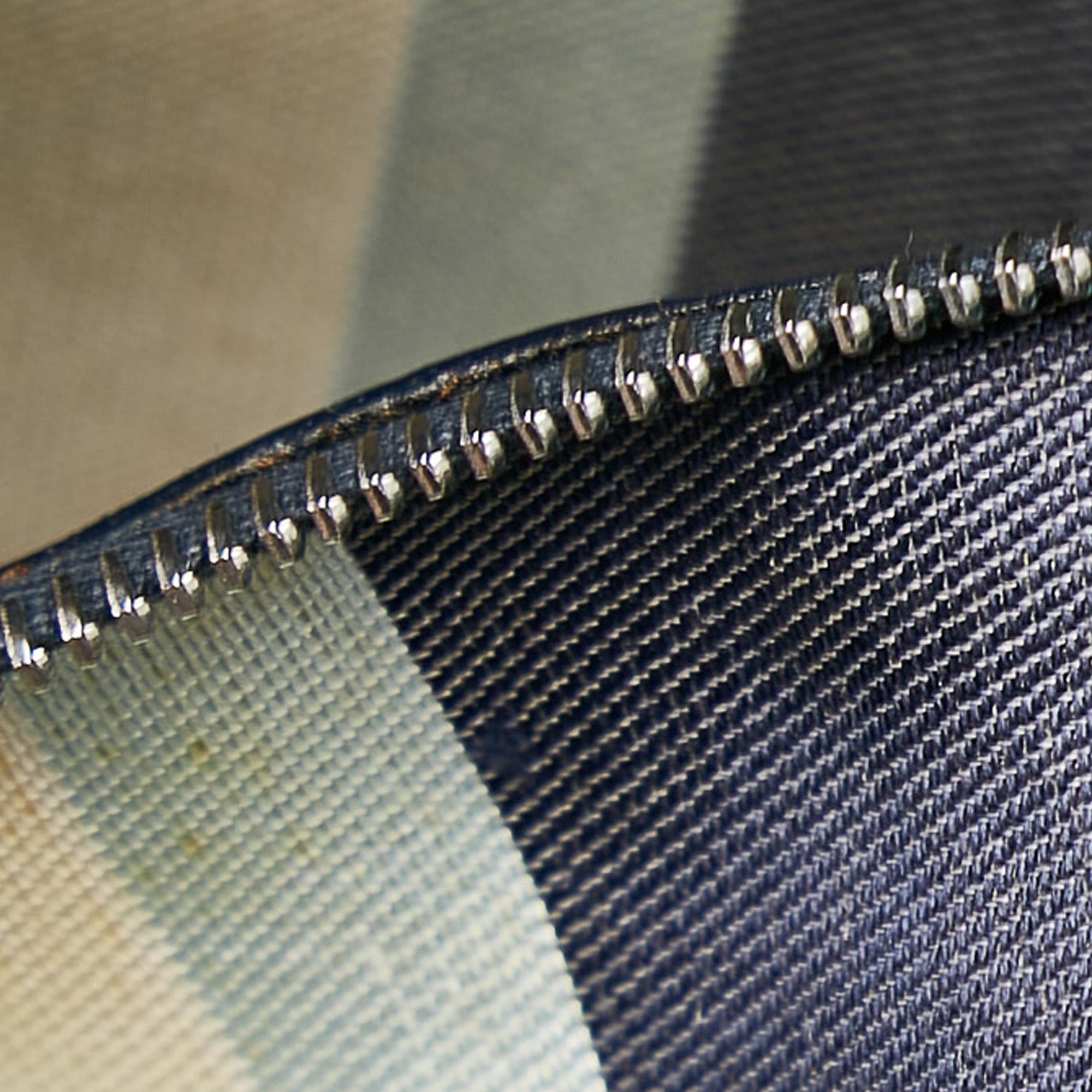 Fendi Canvas Shoulder Bag (SHG-Dfrie7)