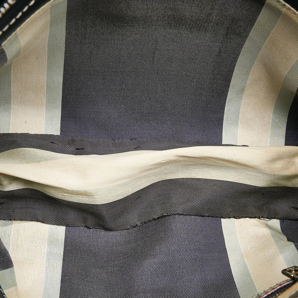 Fendi Canvas Shoulder Bag (SHG-Dfrie7)