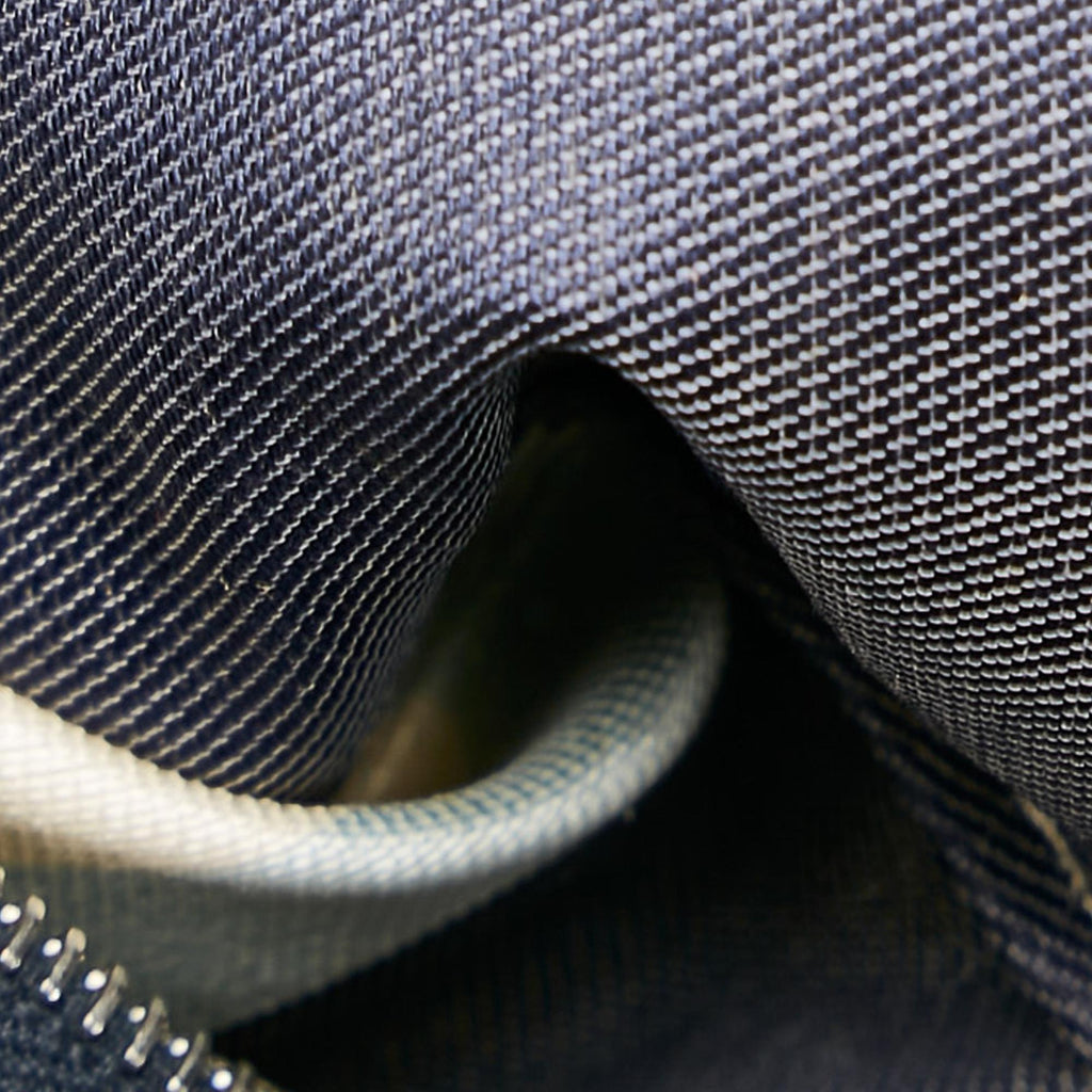 Fendi Canvas Shoulder Bag (SHG-Dfrie7)