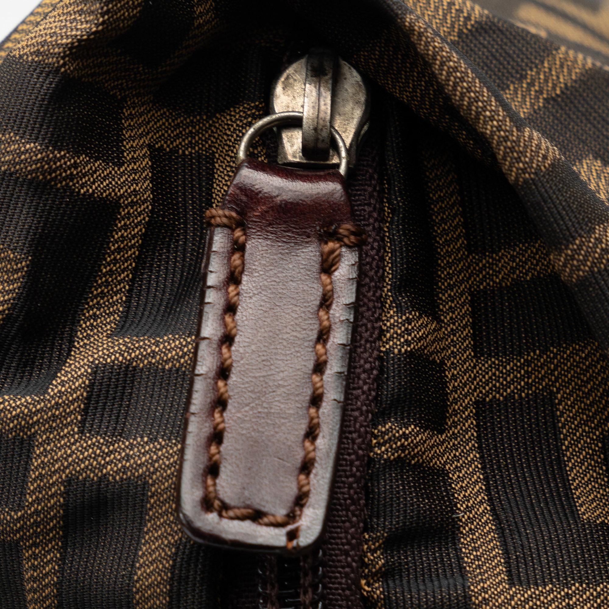 Fendi Canvas Zucca Tote (SHG-tjwRnh)