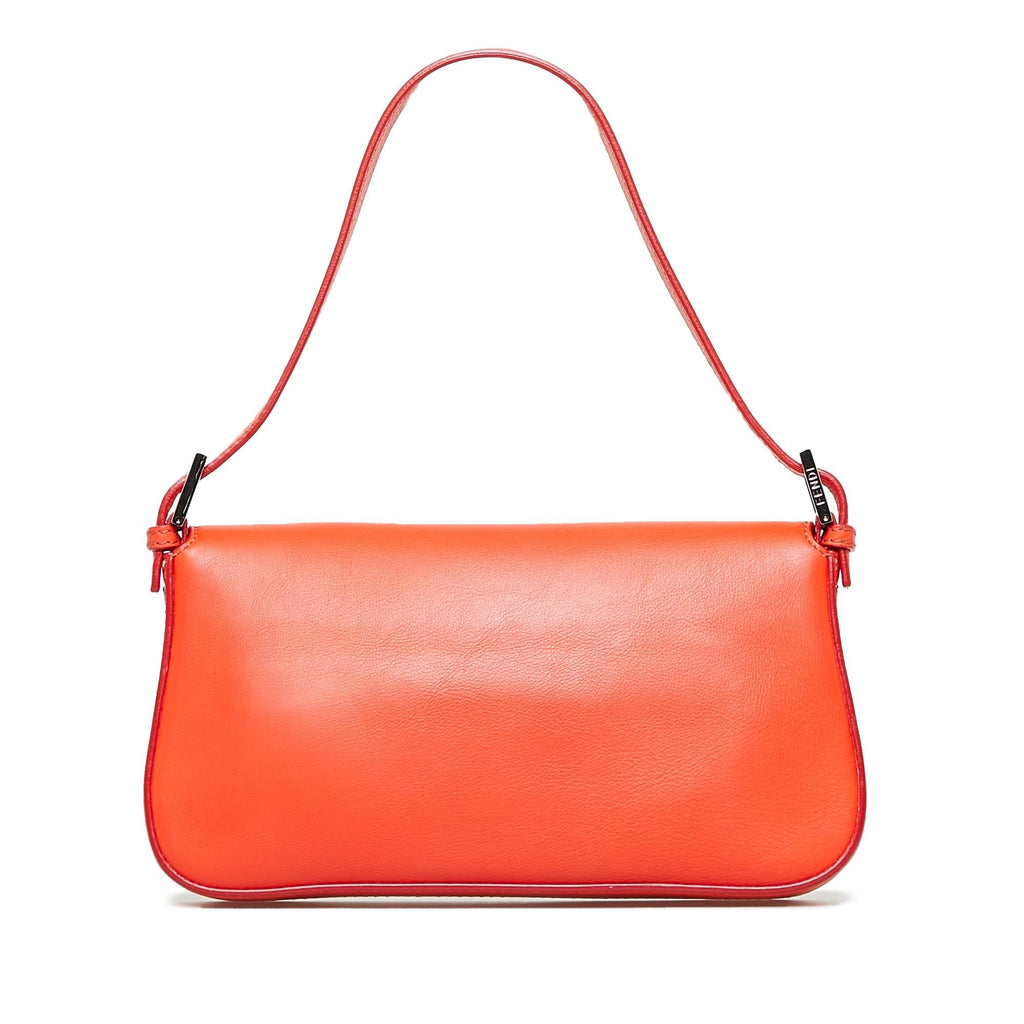 Fendi Convertible Leather Baguette (SHG-PboSvc)