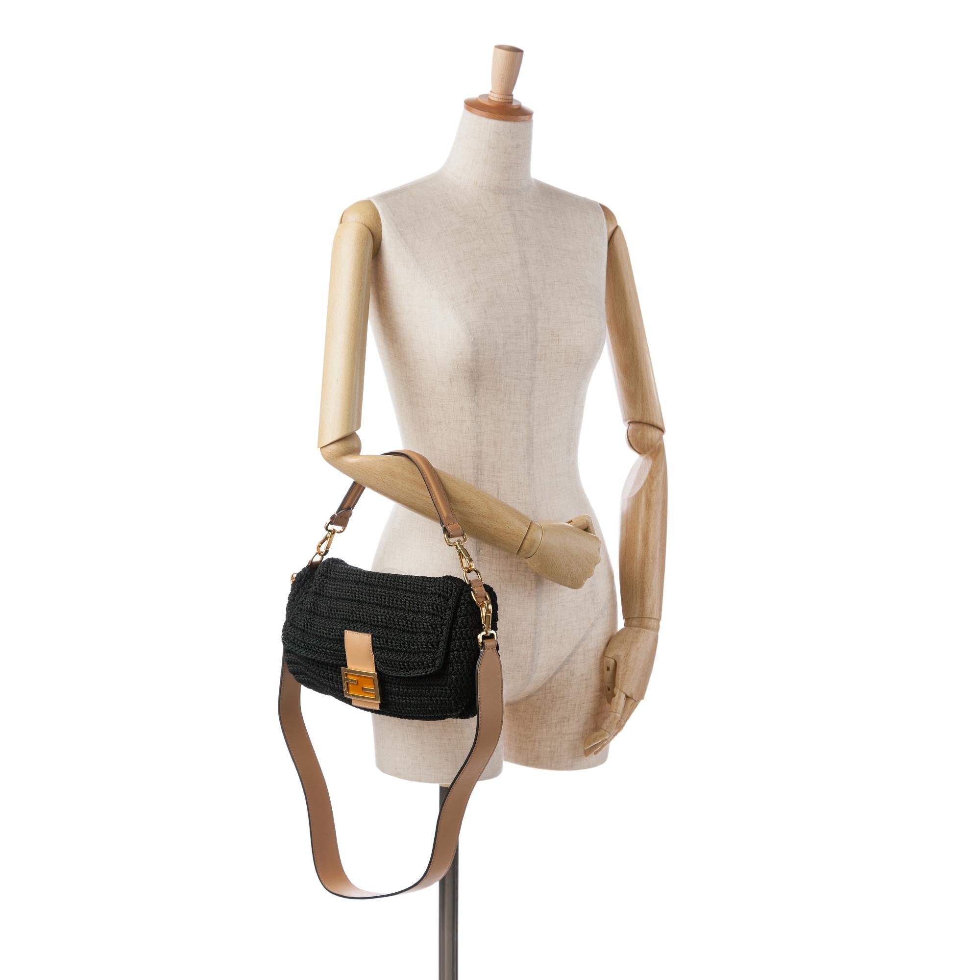 Fendi Crochet Raffia Baguette Satchel (SHG-depVYd)