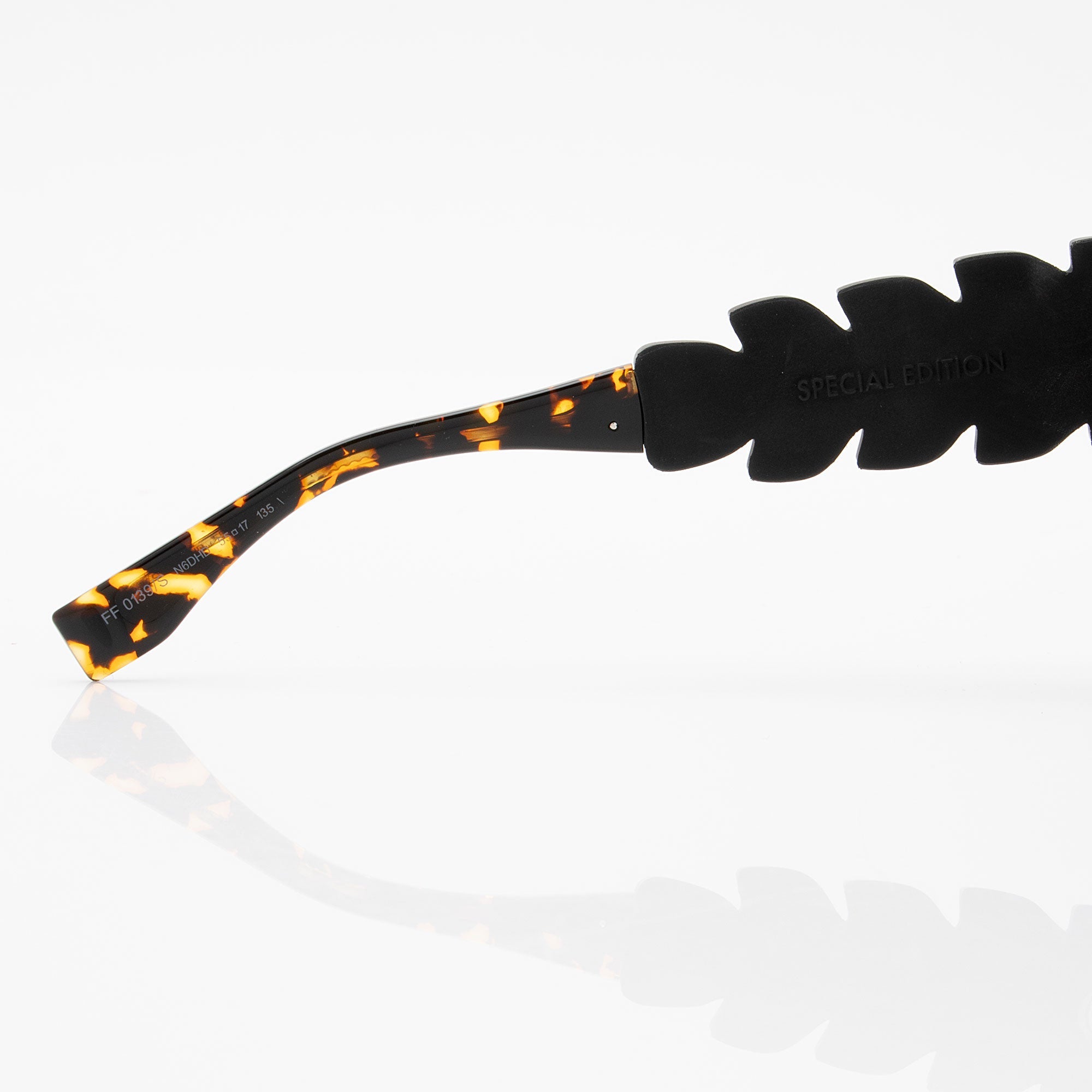 Fendi Croco Tail Sunglasses (SHF-hPmChw)