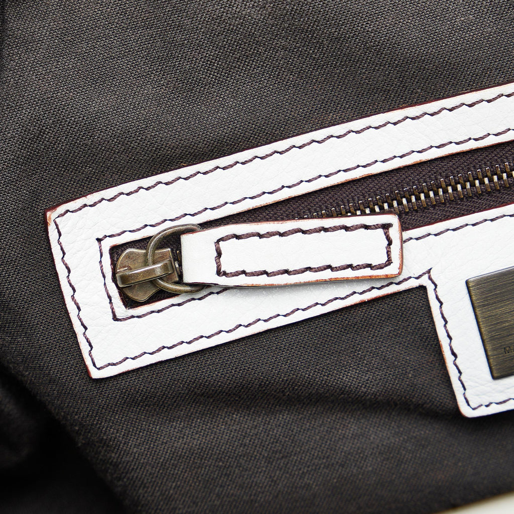 Fendi Doctor B Shoulder Bag (SHG-1NqXyR)