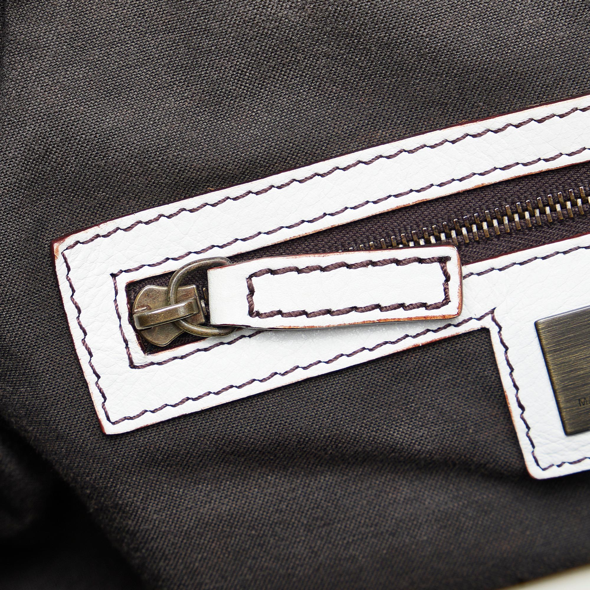 Fendi Doctor B Shoulder Bag (SHG-1NqXyR)