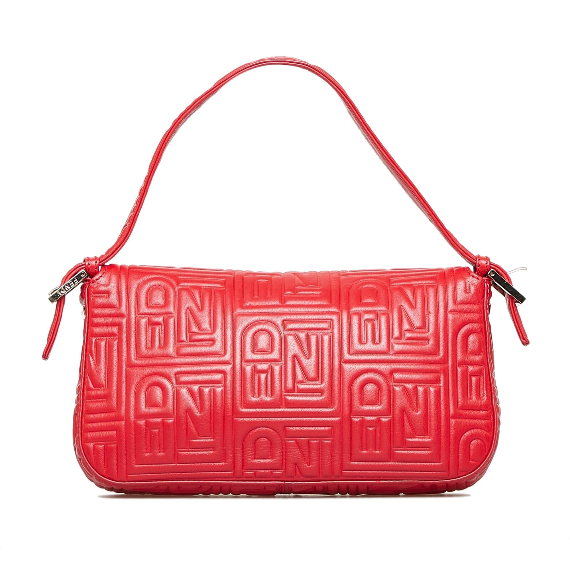 Fendi Embossed Leather Mamma Baguette (SHG-MZAgAO)