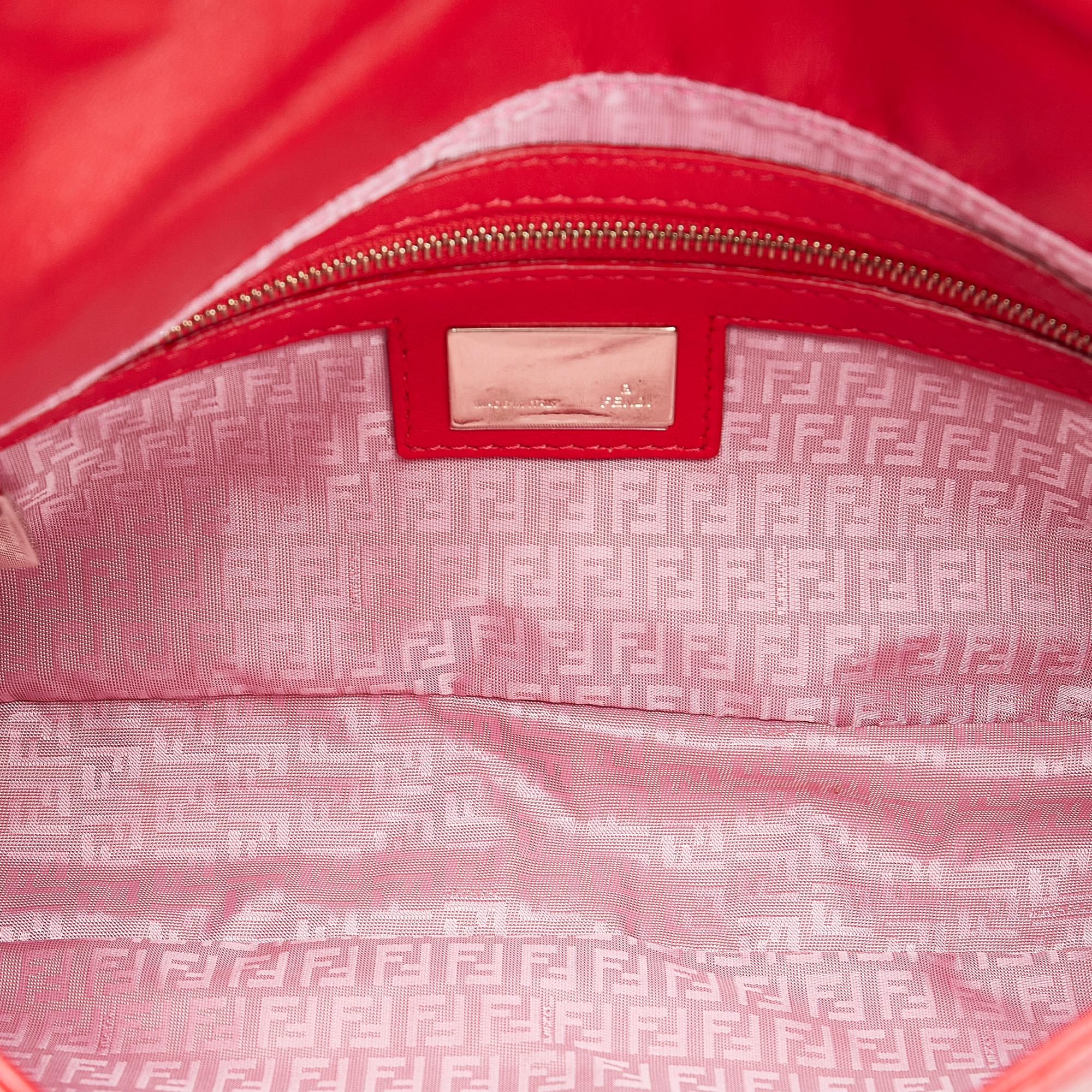 Fendi Embossed Leather Mamma Baguette (SHG-MZAgAO)