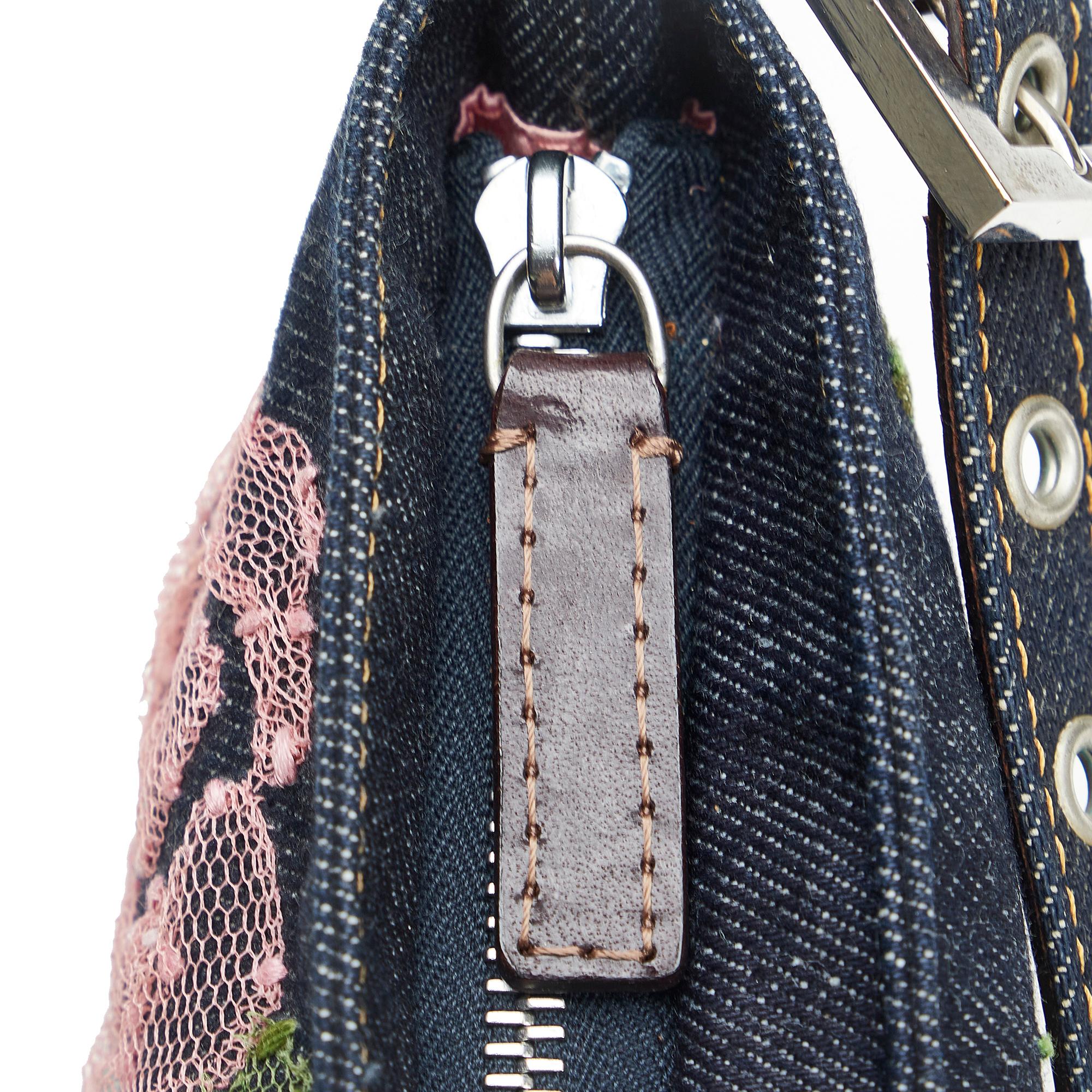 Fendi Embroidered Denim Baguette (SHG-5ryBUo)