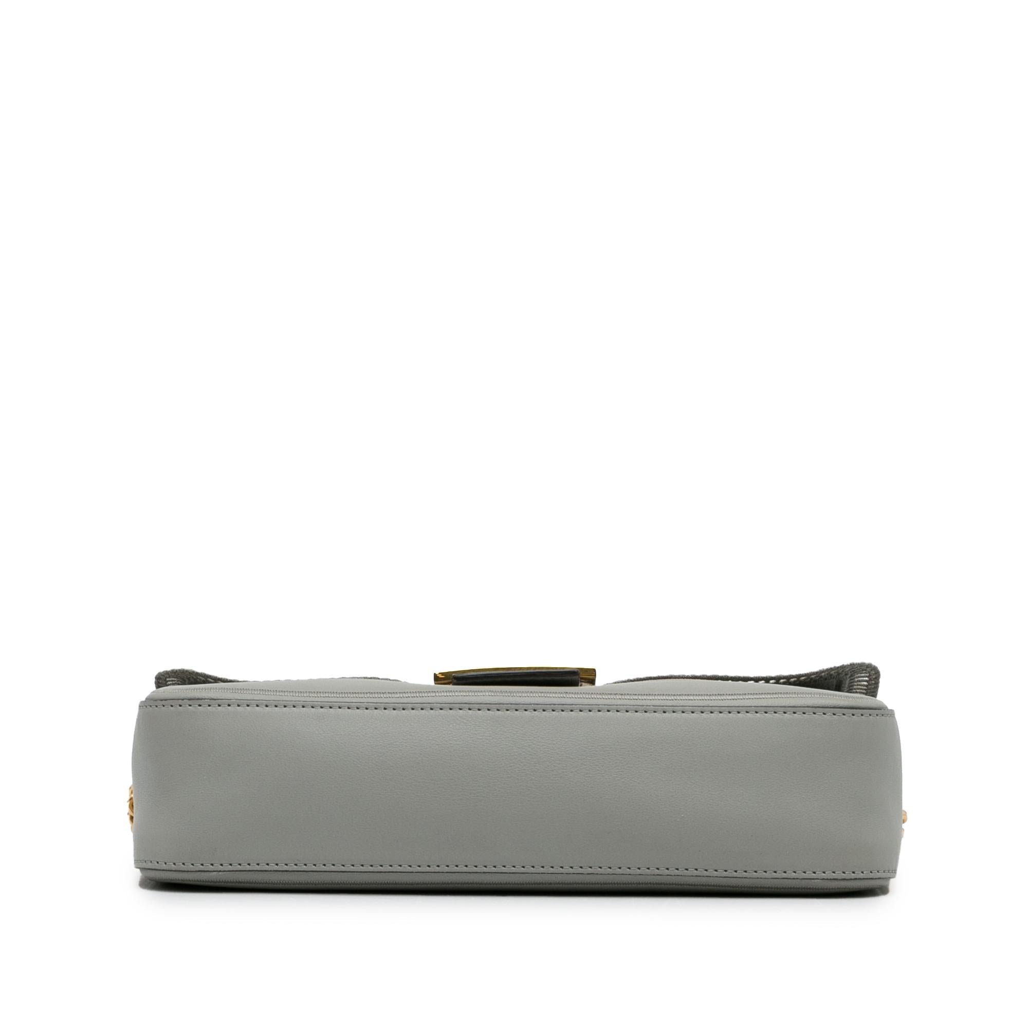 Fendi Embroidered Lace Baguette Chain (SHG-zdSYoP)
