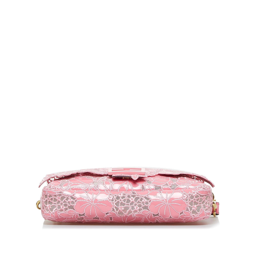 Fendi Embroidered Lace Baguette (SHG-GlR2r8)