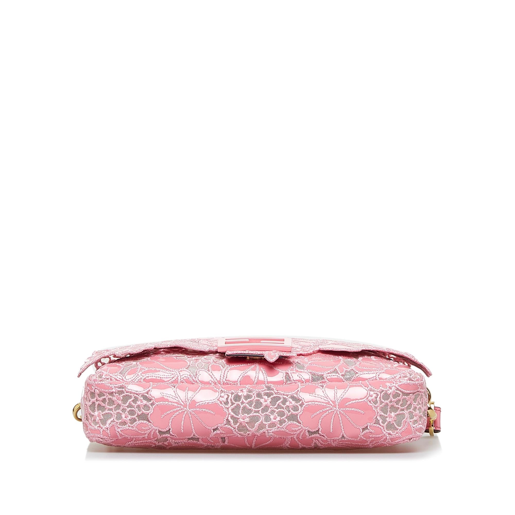 Fendi Embroidered Lace Baguette (SHG-GlR2r8)