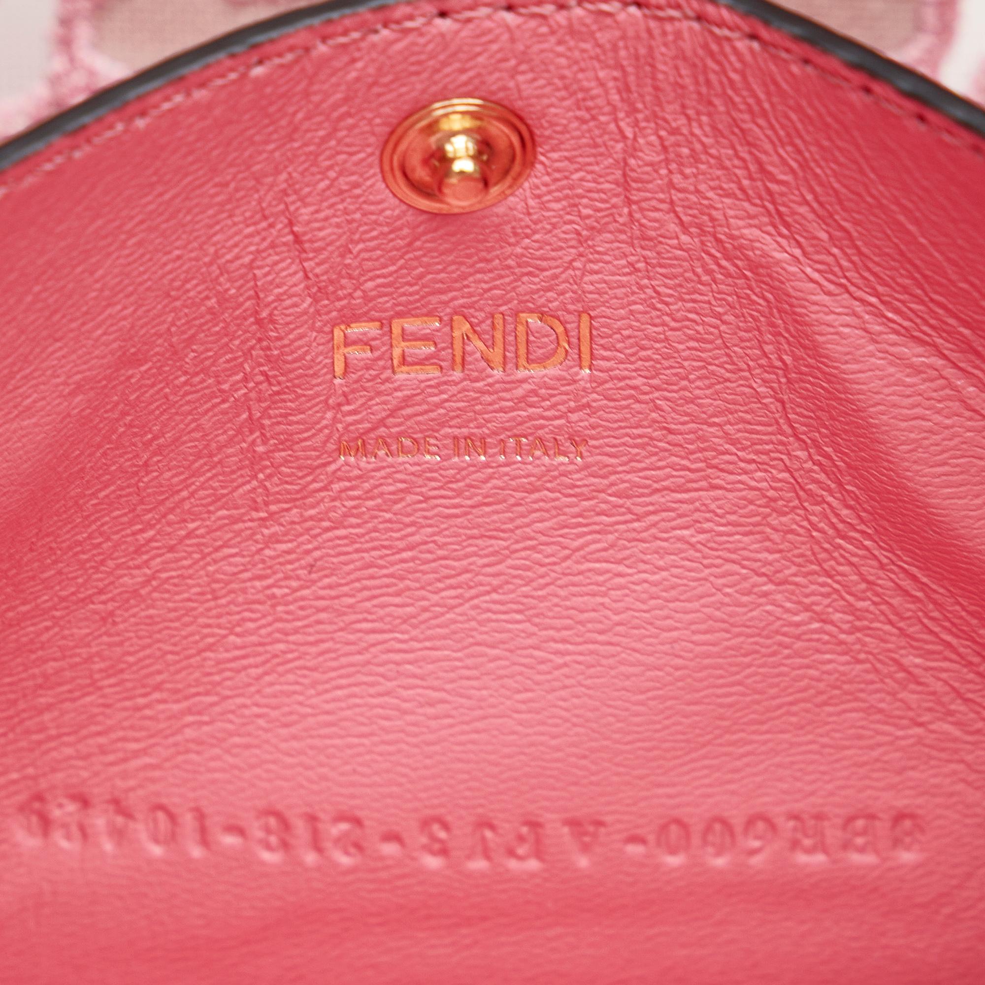 Fendi Embroidered Lace Baguette (SHG-GlR2r8)