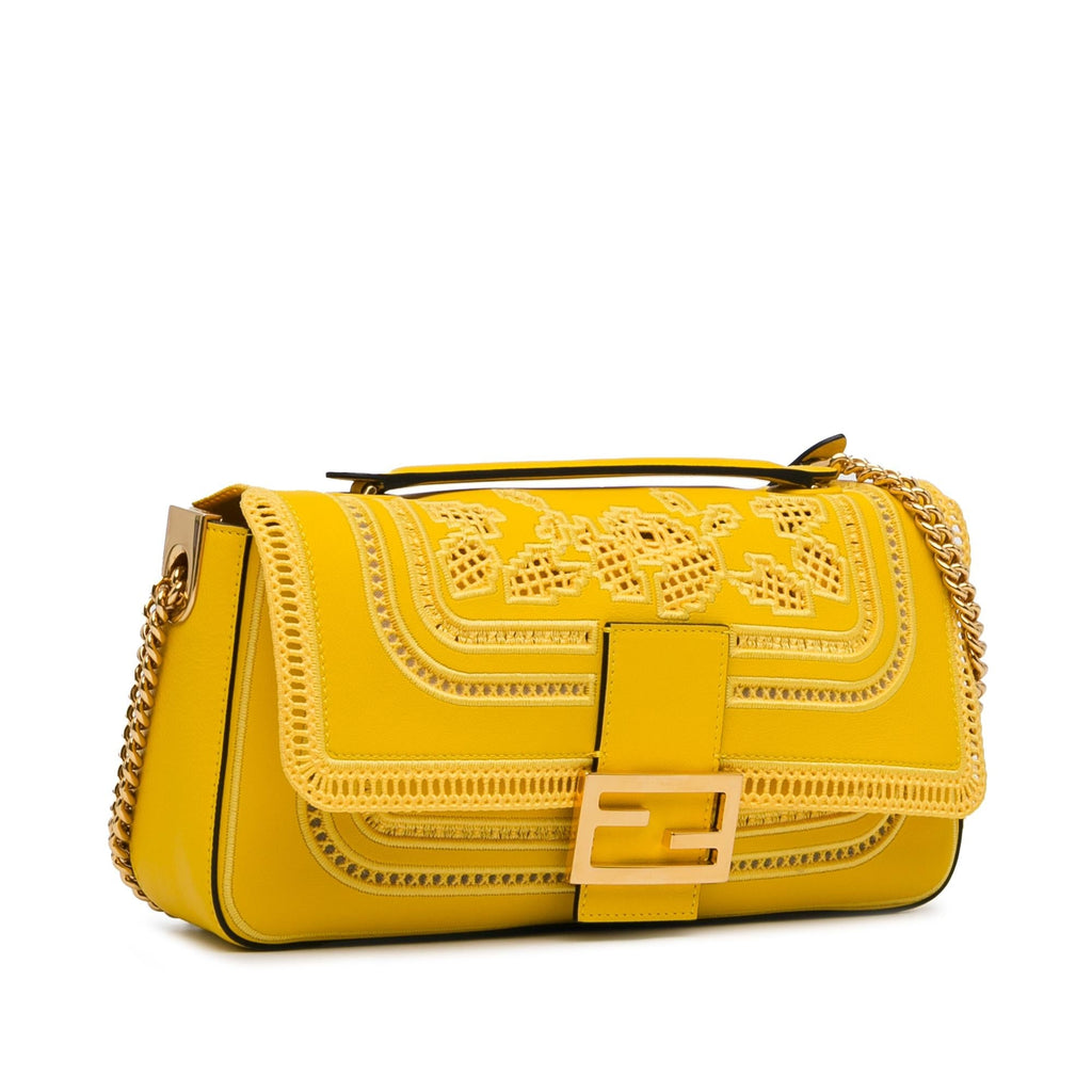 Fendi Embroidered Lace Chain Baguette (SHG-4HTojz)