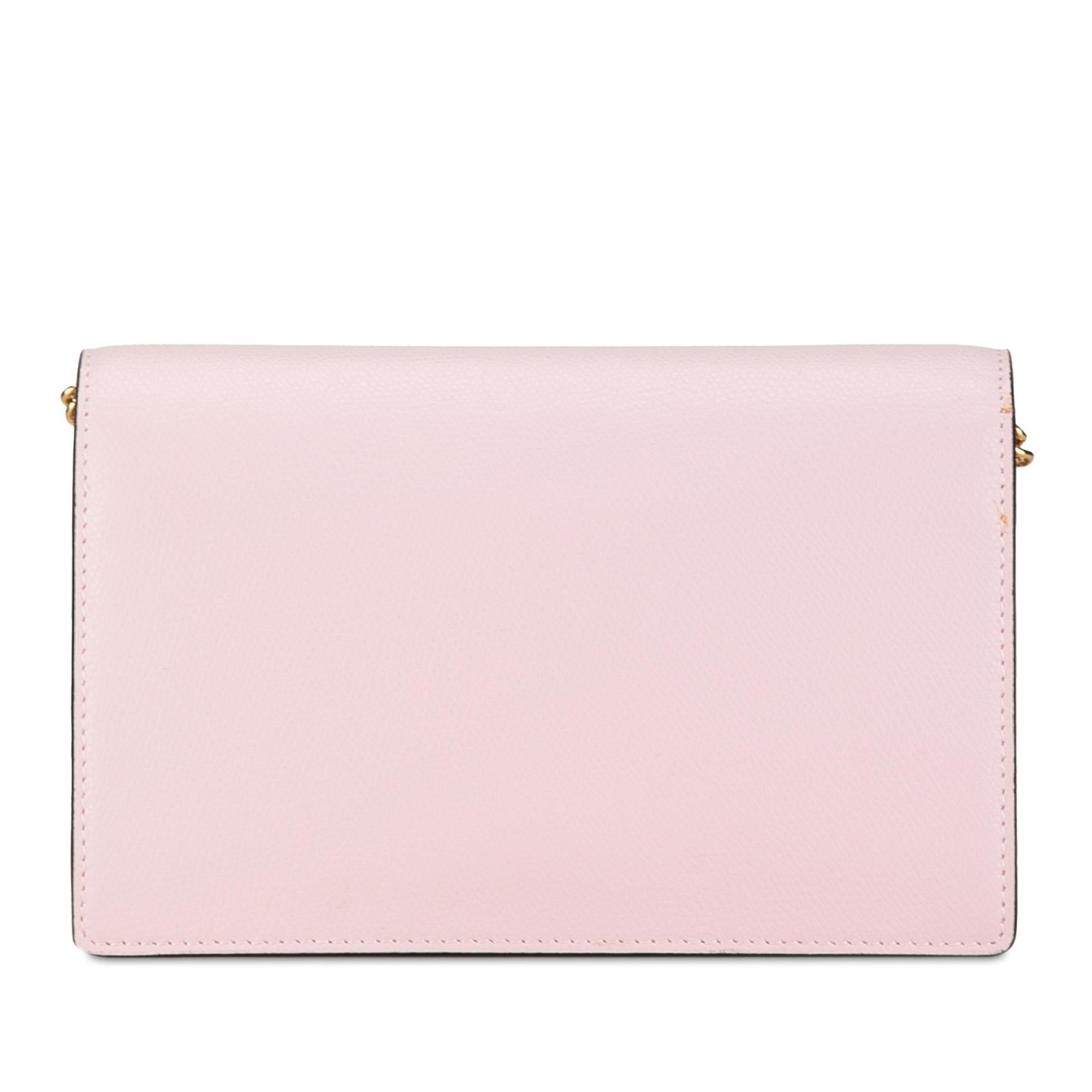 Fendi F is Fendi Envelope Wallet on Chain (SHG-wgS0y6)