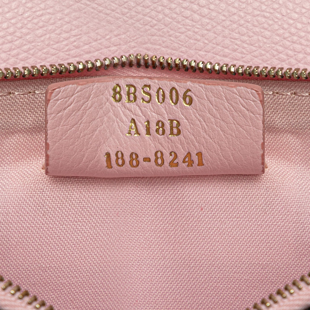 Fendi F is Fendi Envelope Wallet on Chain (SHG-wgS0y6)