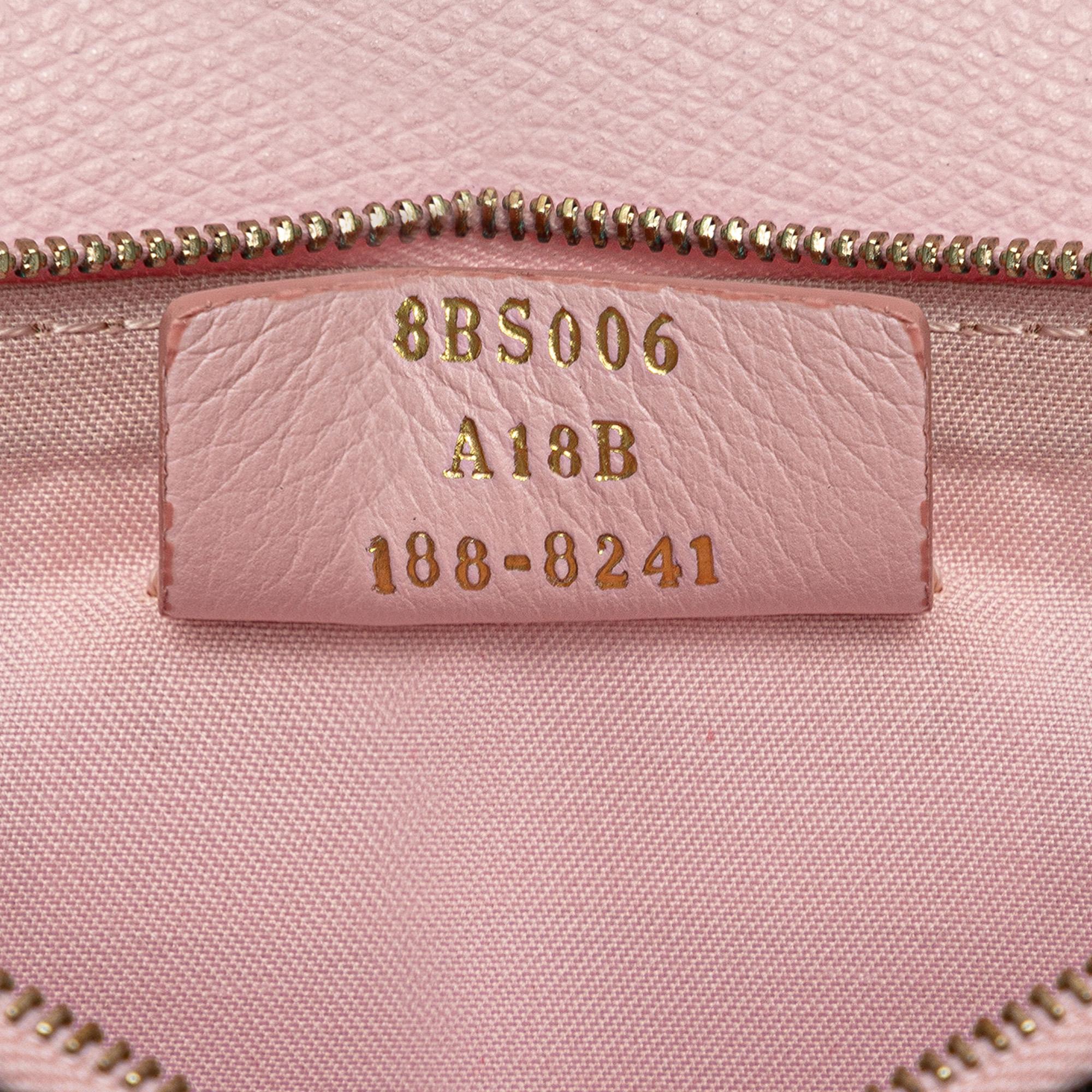 Fendi F is Fendi Envelope Wallet on Chain (SHG-wgS0y6)