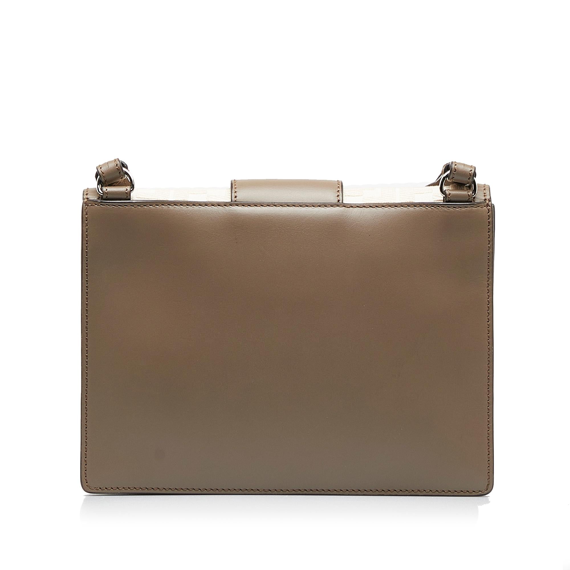 Fendi FF 1974 Flat Baguette (SHG-FavYJo)