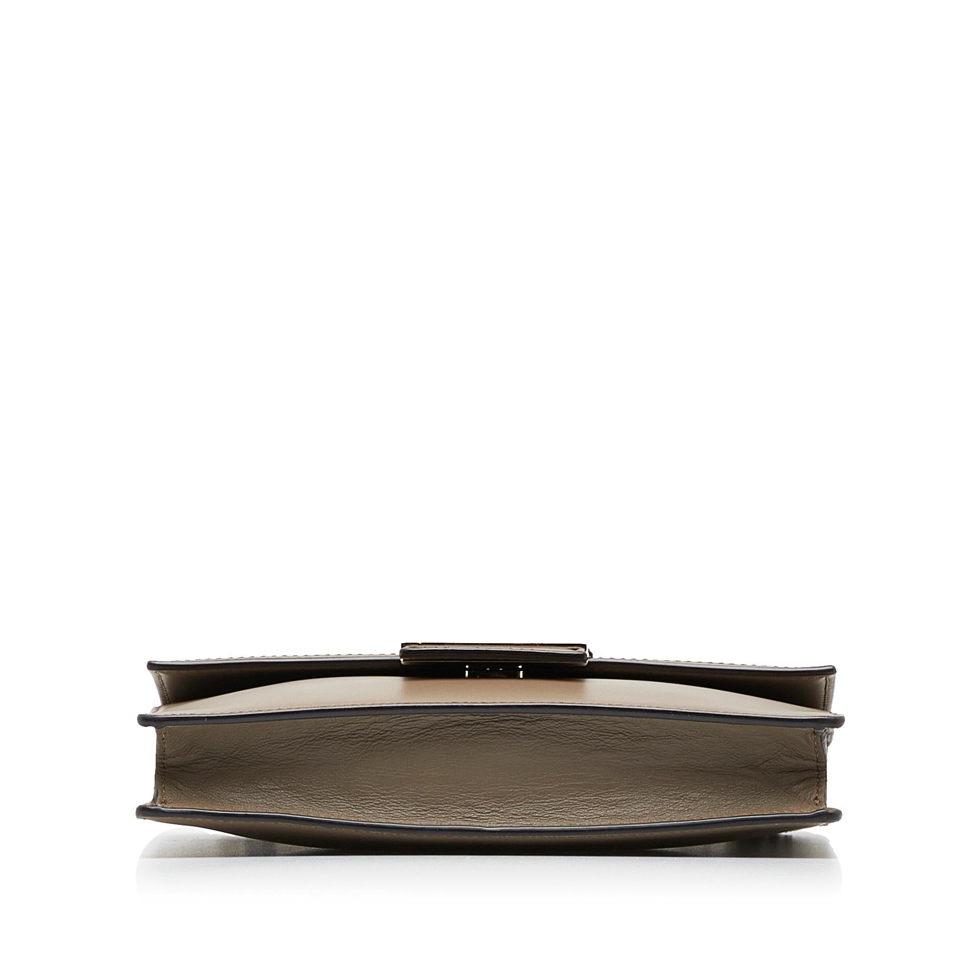 Fendi FF 1974 Flat Baguette (SHG-FavYJo)