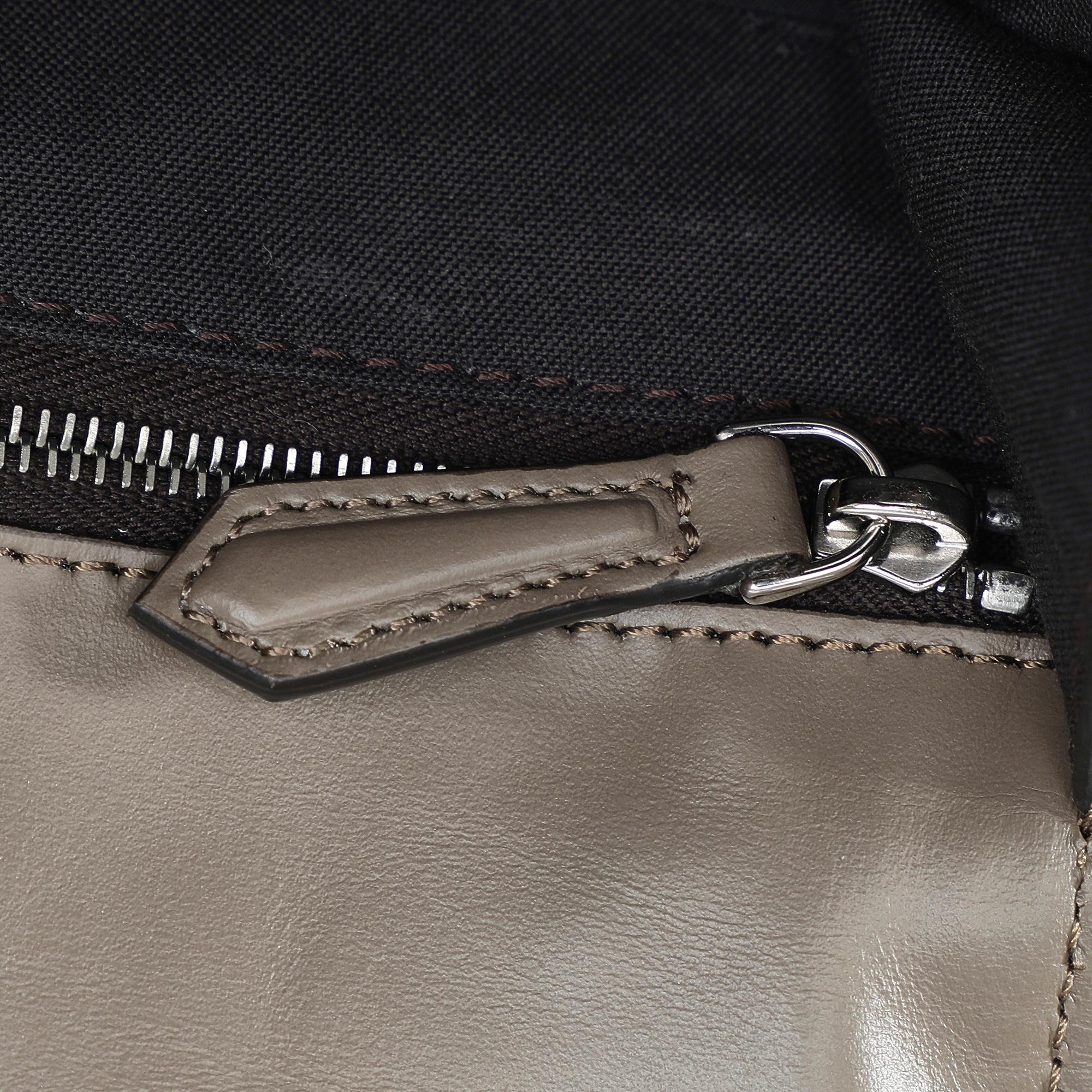 Fendi FF 1974 Flat Baguette (SHG-FavYJo)