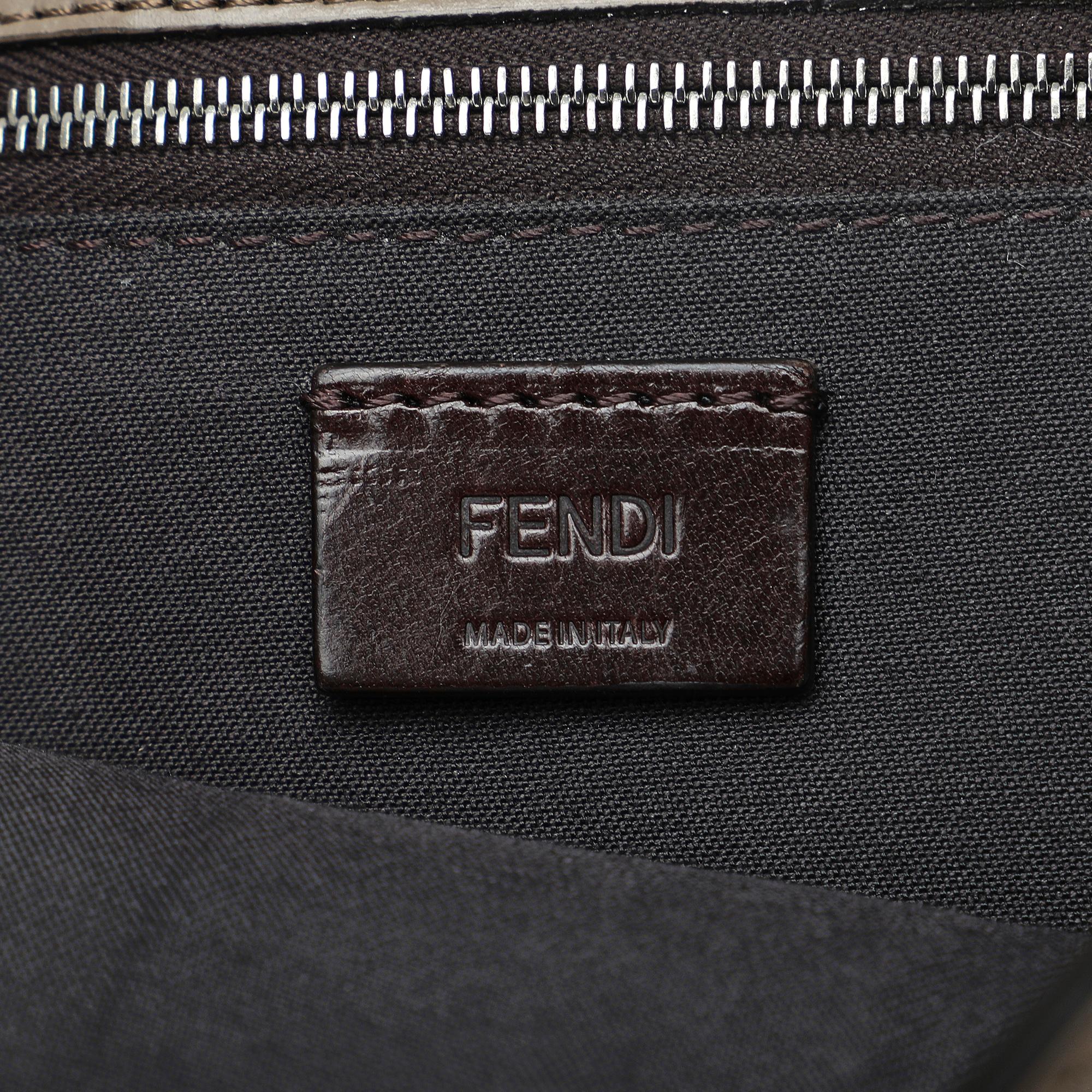 Fendi FF 1974 Flat Baguette (SHG-FavYJo)