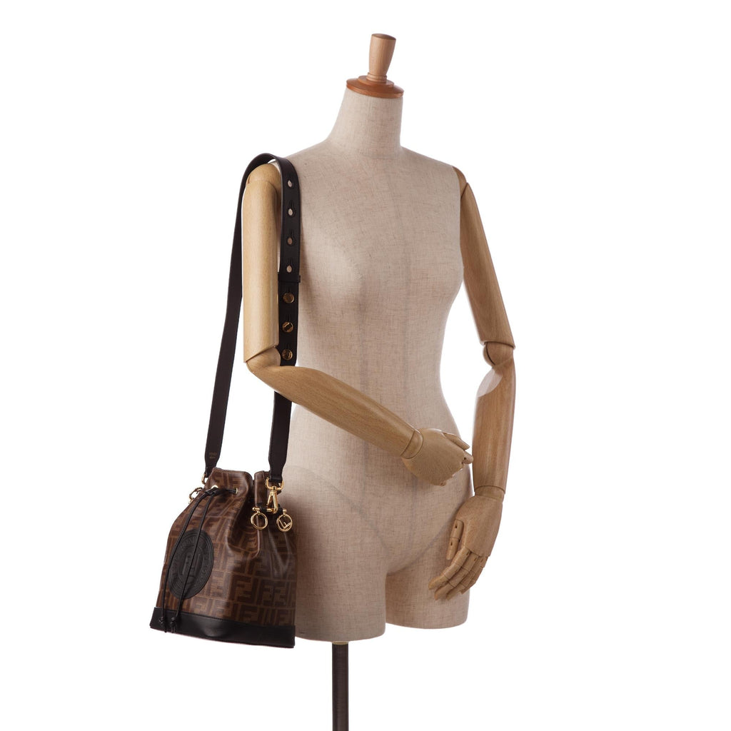 Fendi FF 1974 Mon Tresor Bucket Bag (SHG-GUQyrz)