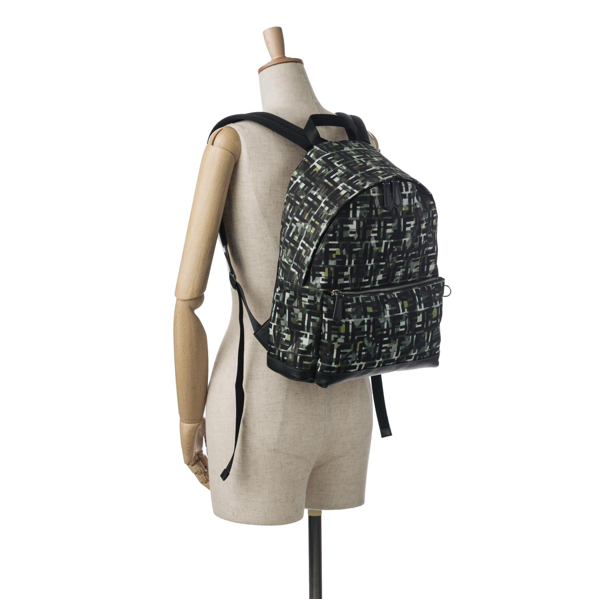 Fendi FF Camouflage Nylon Backpack (SHG-wPv4FF)