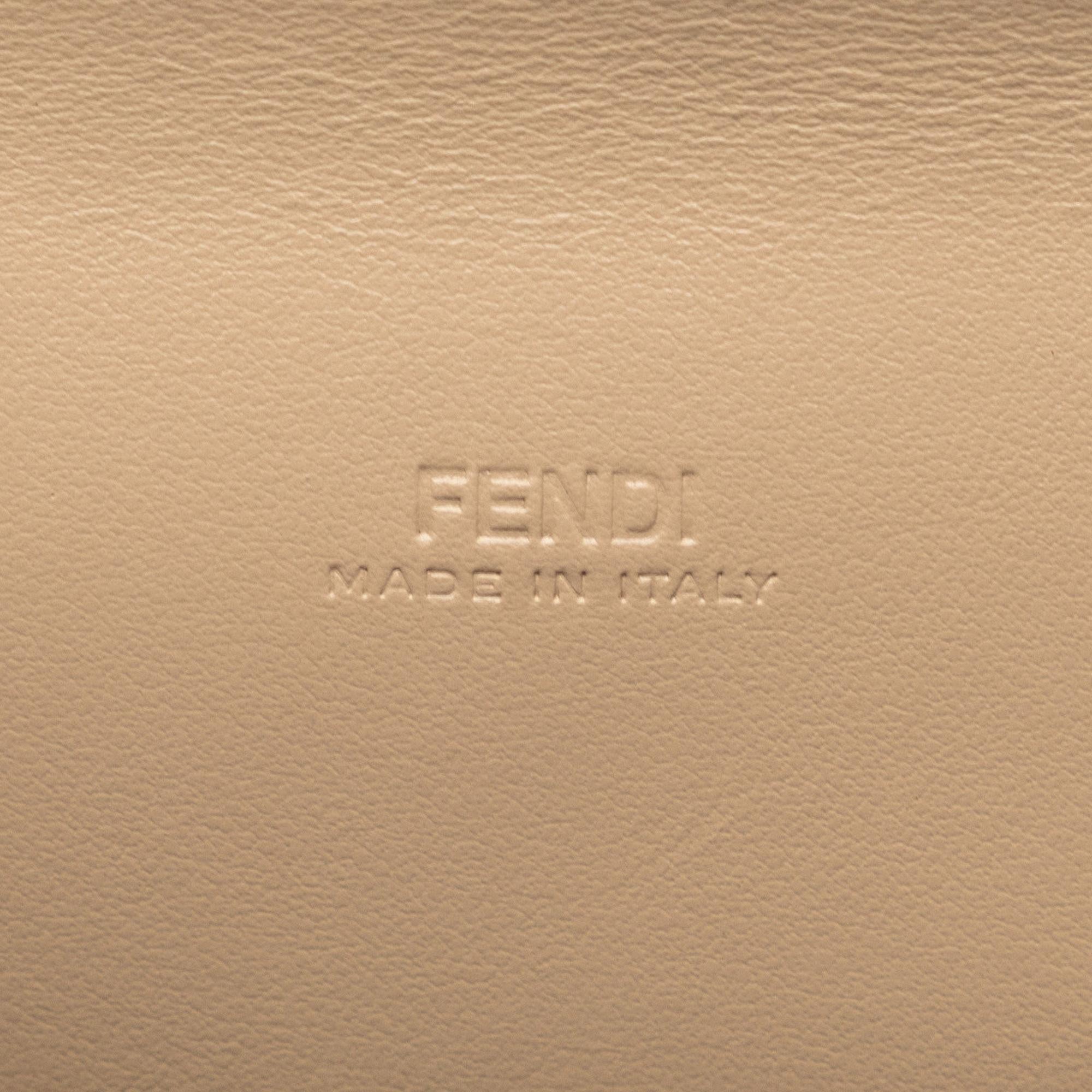 Fendi FF Diamonds Flat Pouch (SHG-pELI7I)