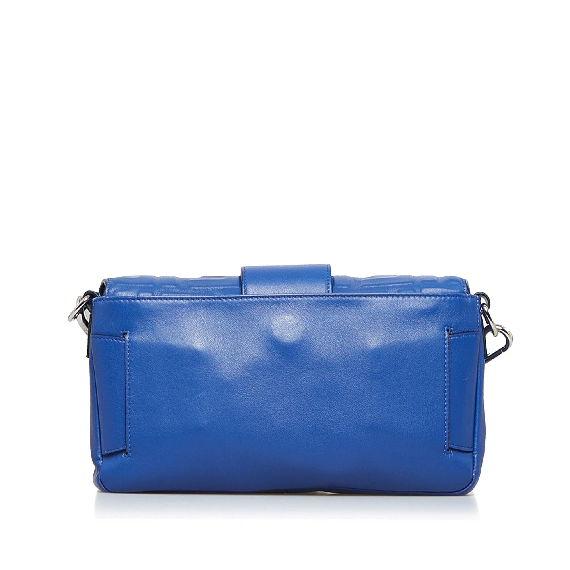 Fendi FF Embossed Baguette (SHG-pXFYHQ)