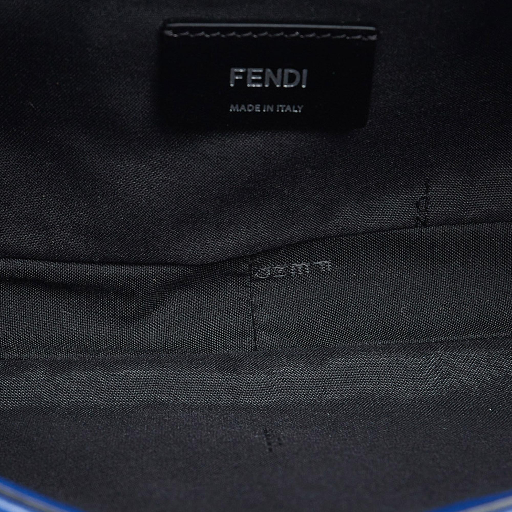 Fendi FF Embossed Baguette (SHG-pXFYHQ)