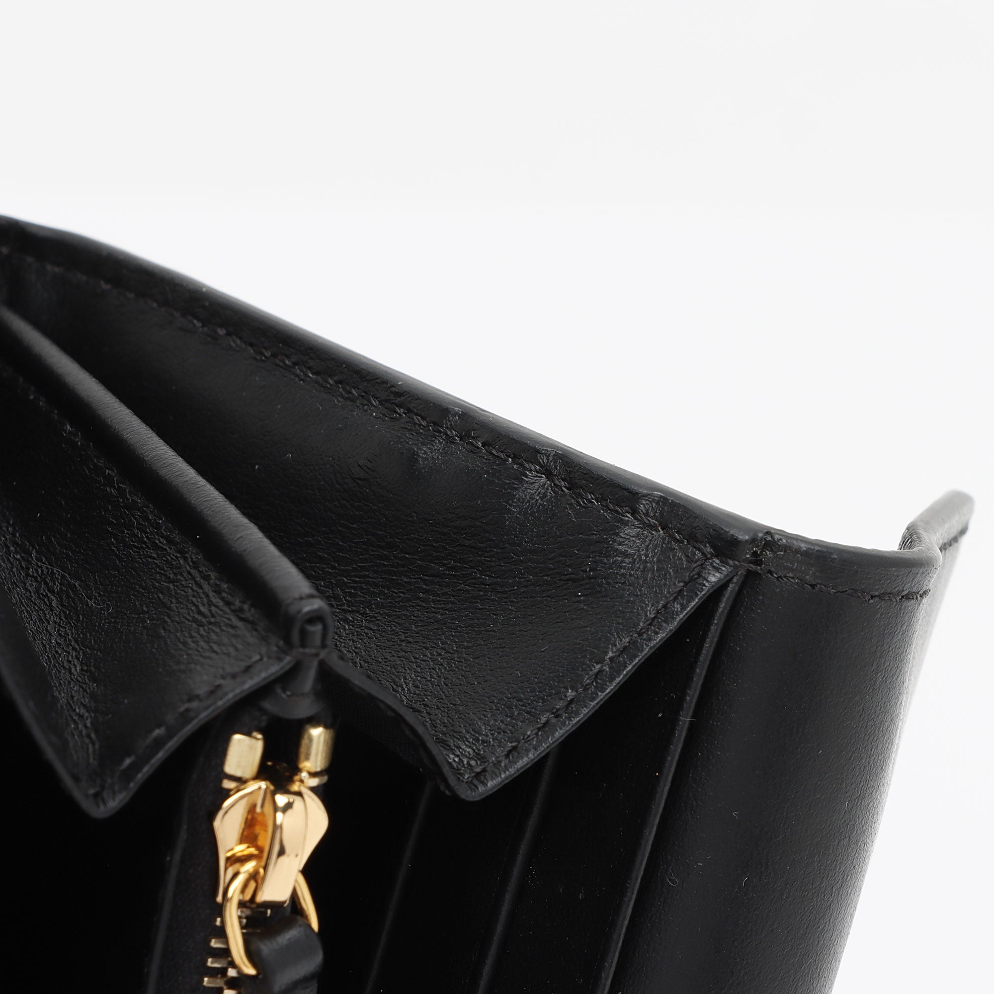 Fendi FF Embossed Calfskin F is Fendi Continental Wallet (SHF-vPL2iW)