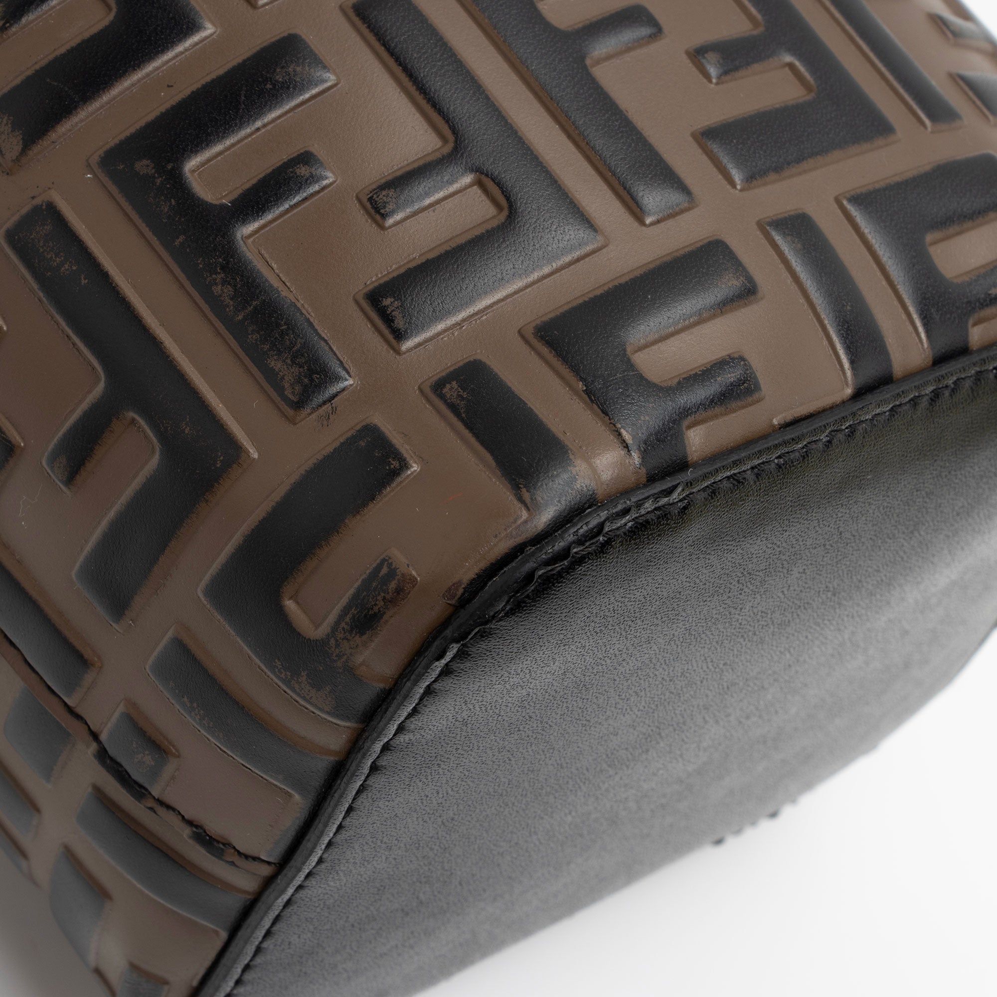 Fendi FF Embossed Calfskin Mon Tresor Mini Bucket Bag (SHF-ci9vp1)