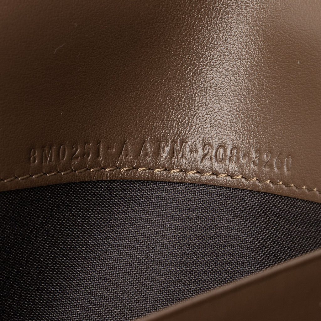 Fendi FF Embossed Leather F is Fendi Continental Wallet (SHF-WjgAL8)