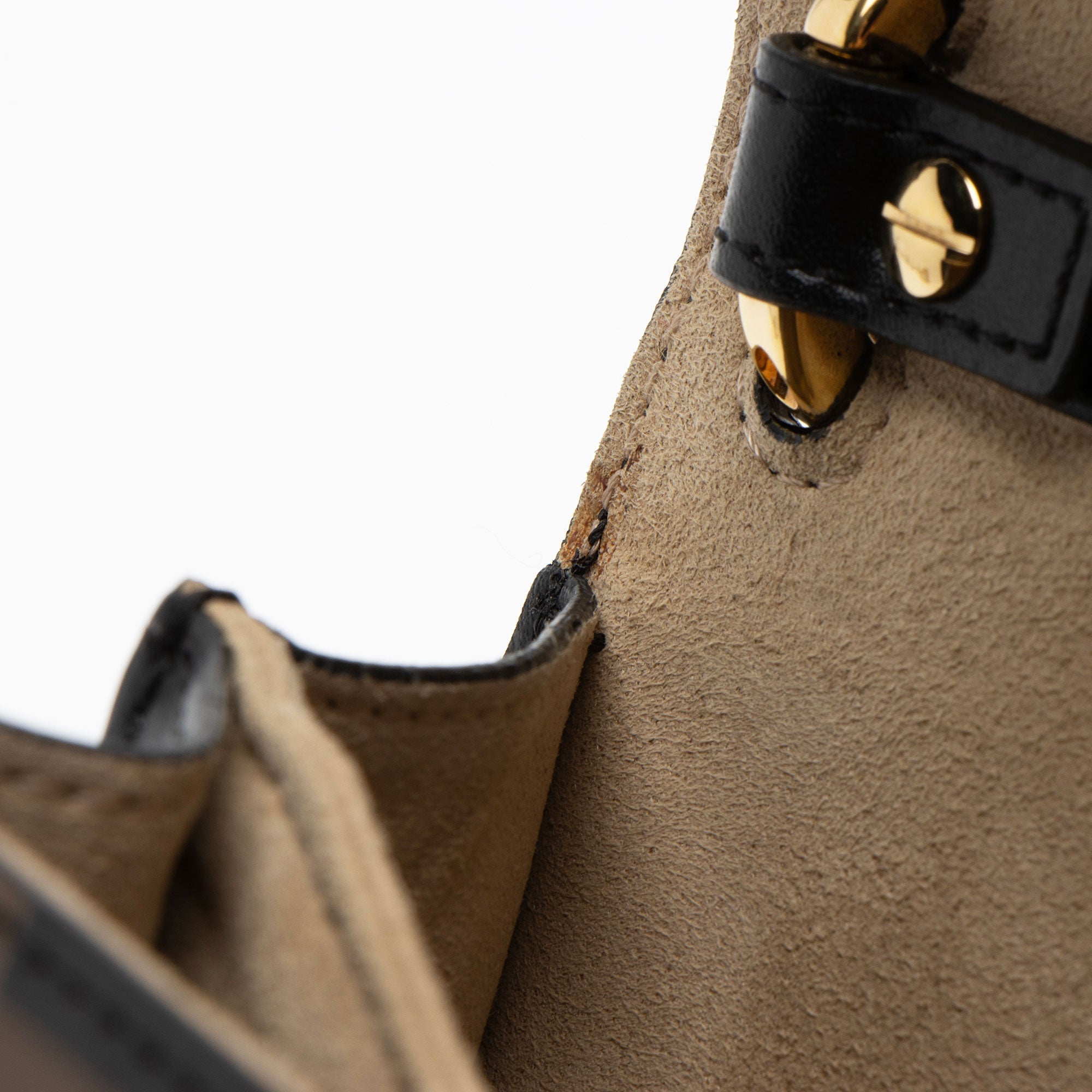 Fendi FF Embossed Kan U Small Shoulder Bag (SHF-ZyKjEu)
