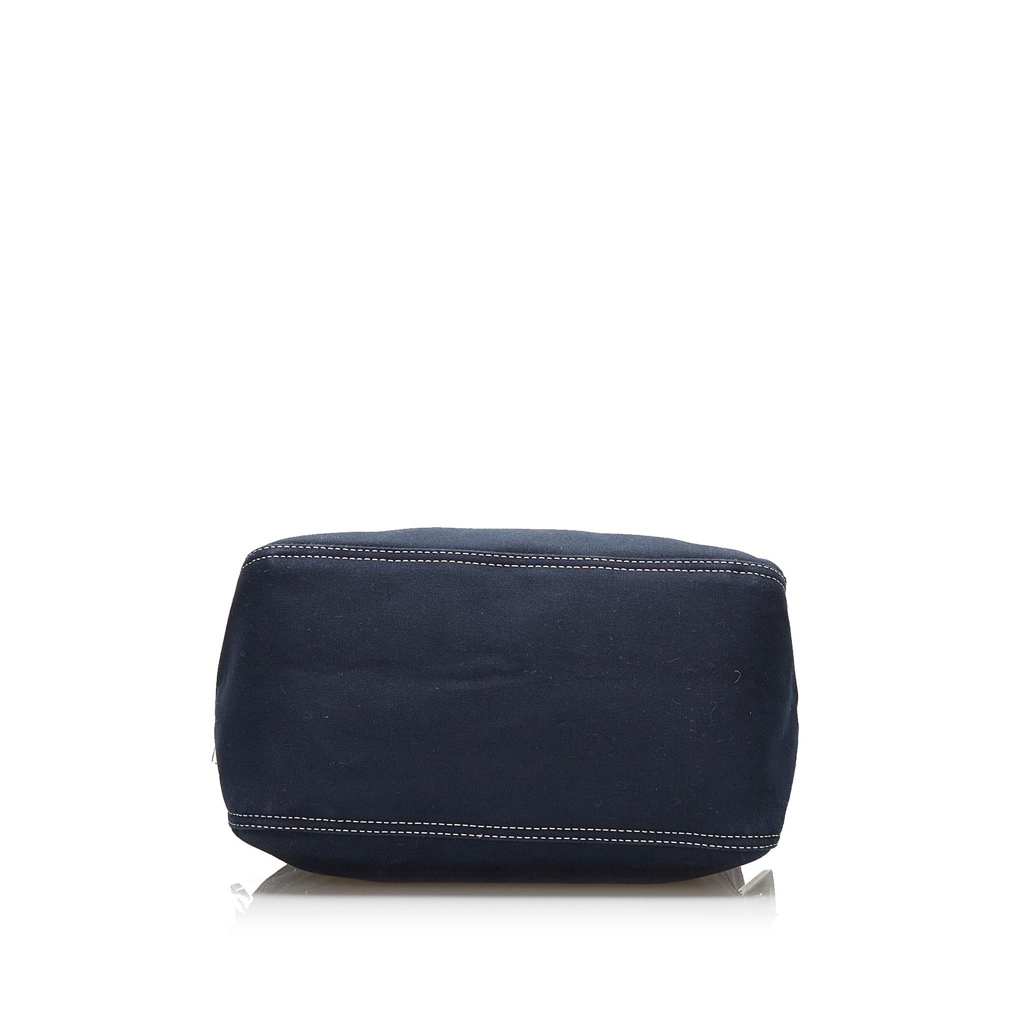 Fendi FF Marble Logo Shoulder Bag (SHG-FeEgbf)