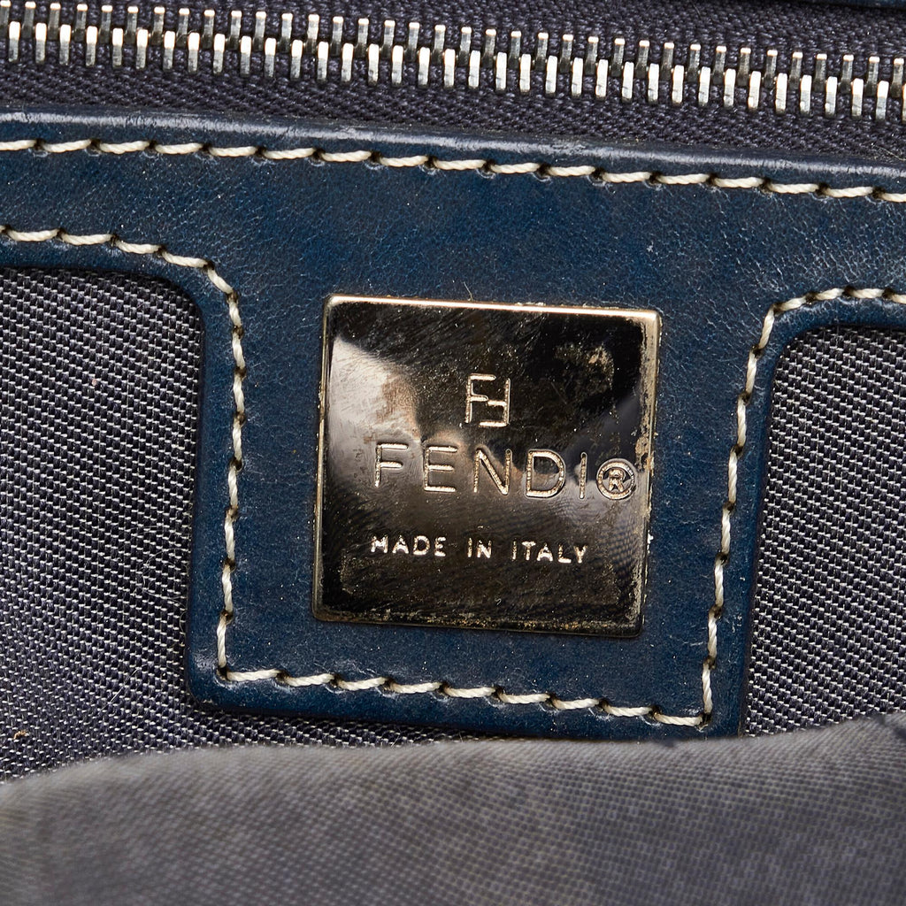Fendi FF Marble Logo Shoulder Bag (SHG-FeEgbf)