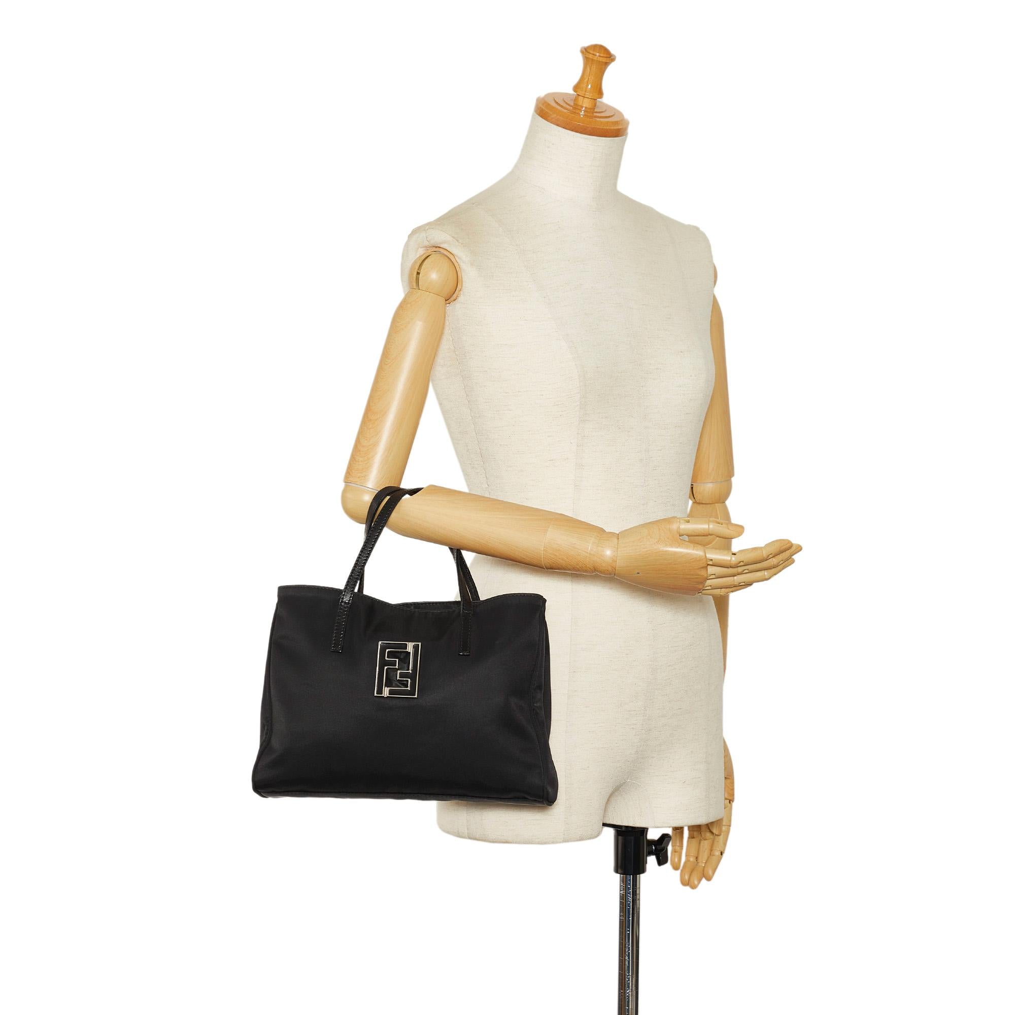 Fendi FF Nylon Tote Bag (SHG-c5xXsH)