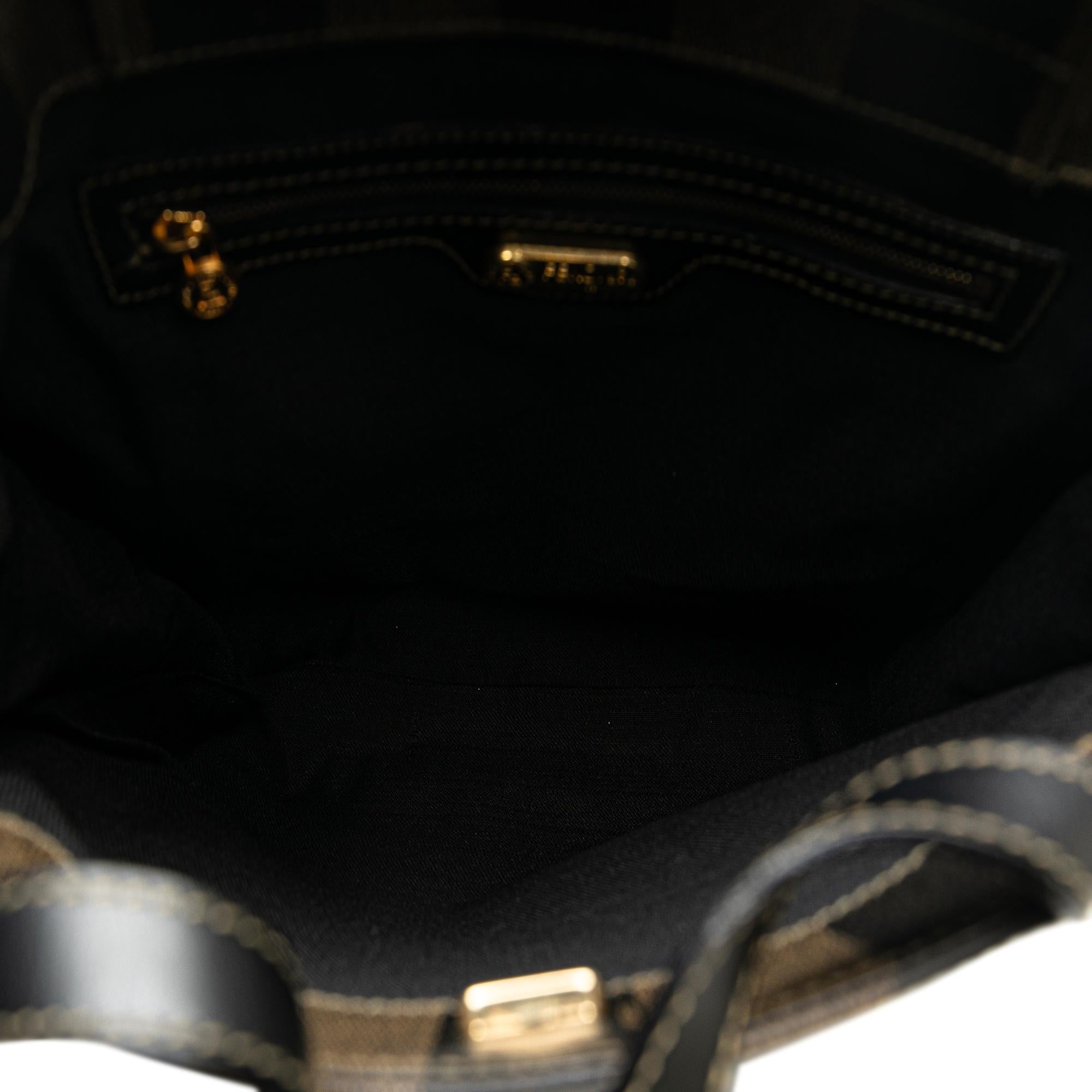 Fendi FF Pequin Convertible Backpack (SHG-DiQ4x0)