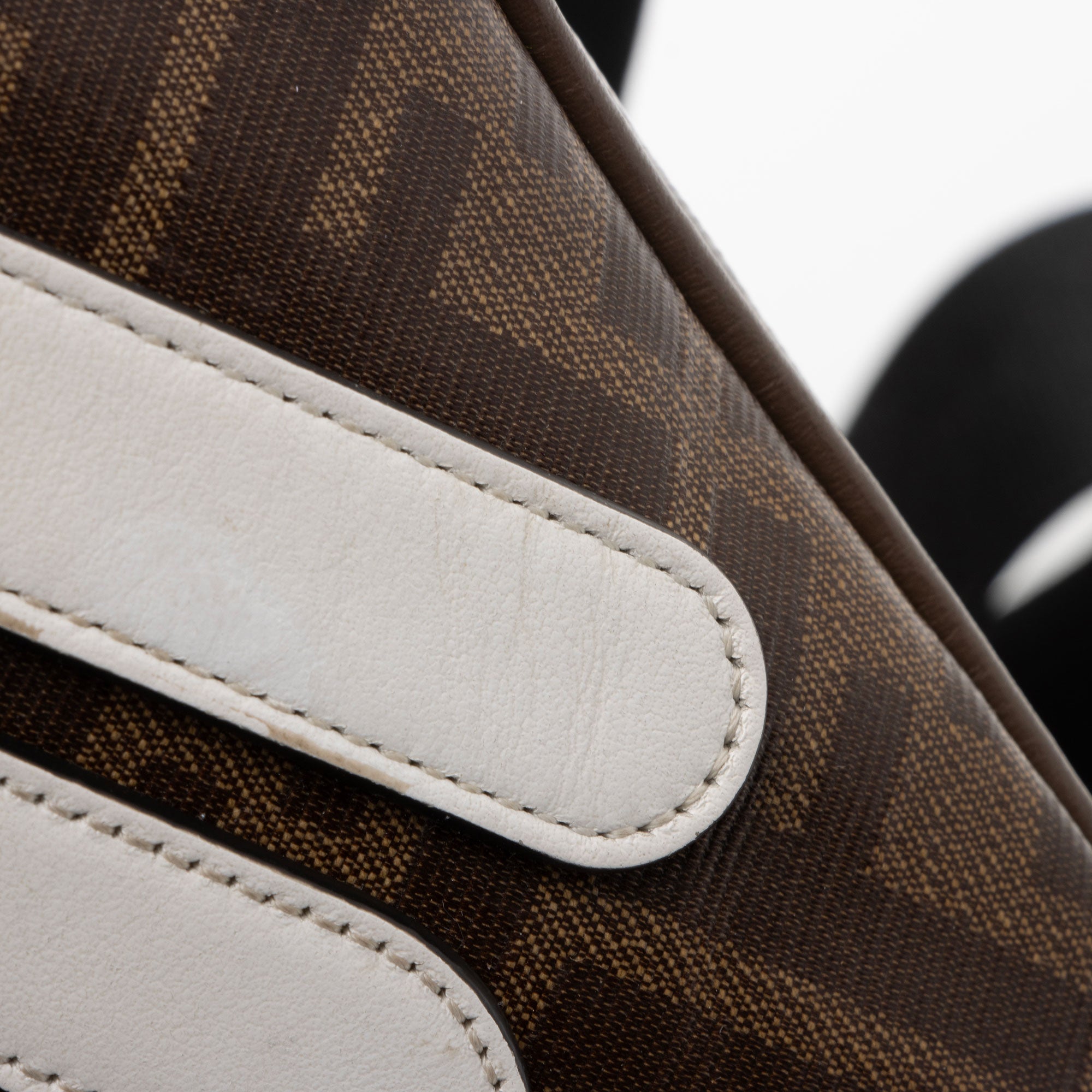 Fendi FF Spalmati Fila Belt Bag (SHF-LcysZd)