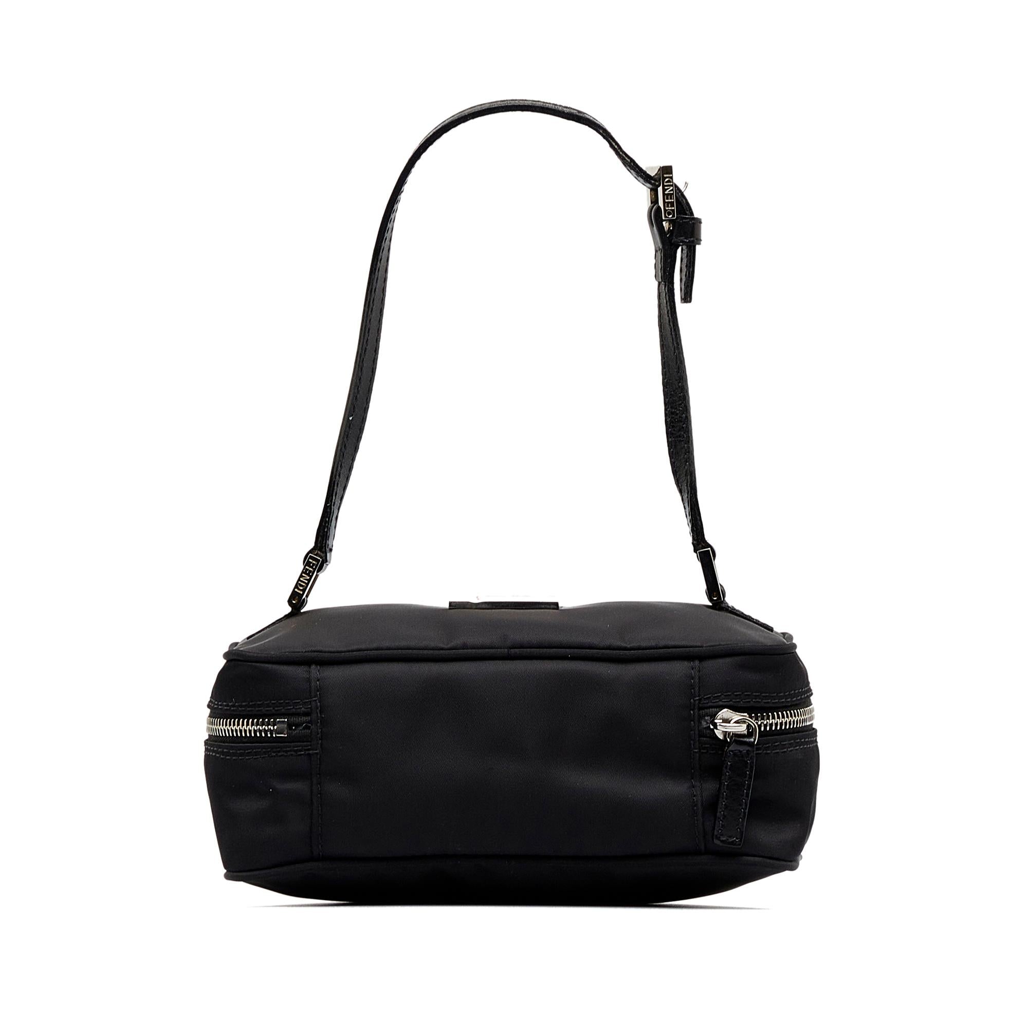 Fendi FF Vanity Bag (SHG-ySijwt)